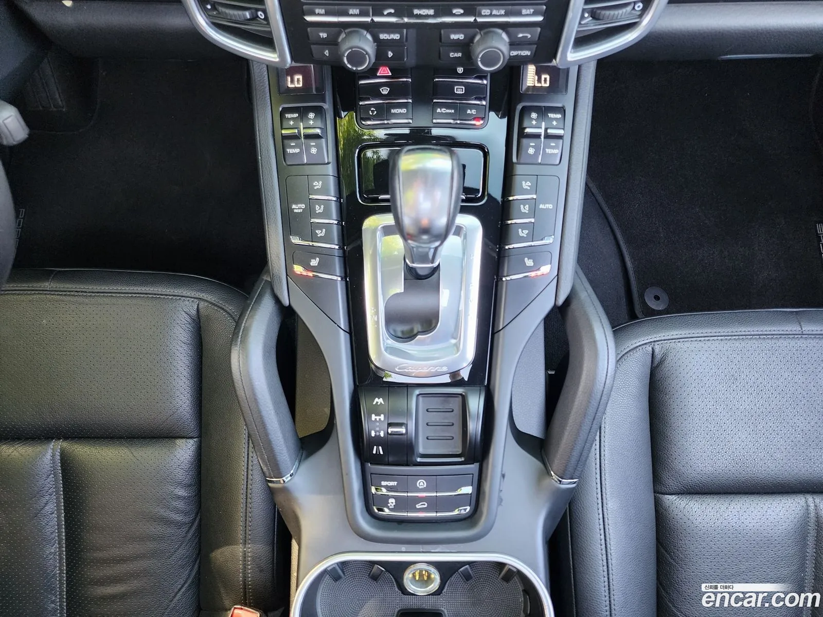 Porsche Cayenne 2012 — 11
