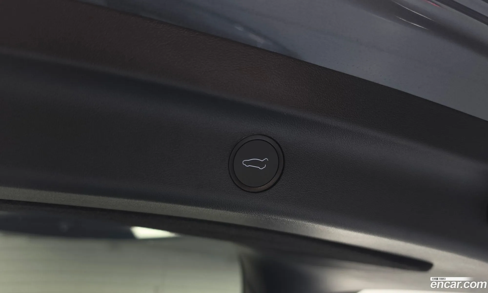 Tesla Model Y 2023 LRWYGCFS5PC103798 — 23