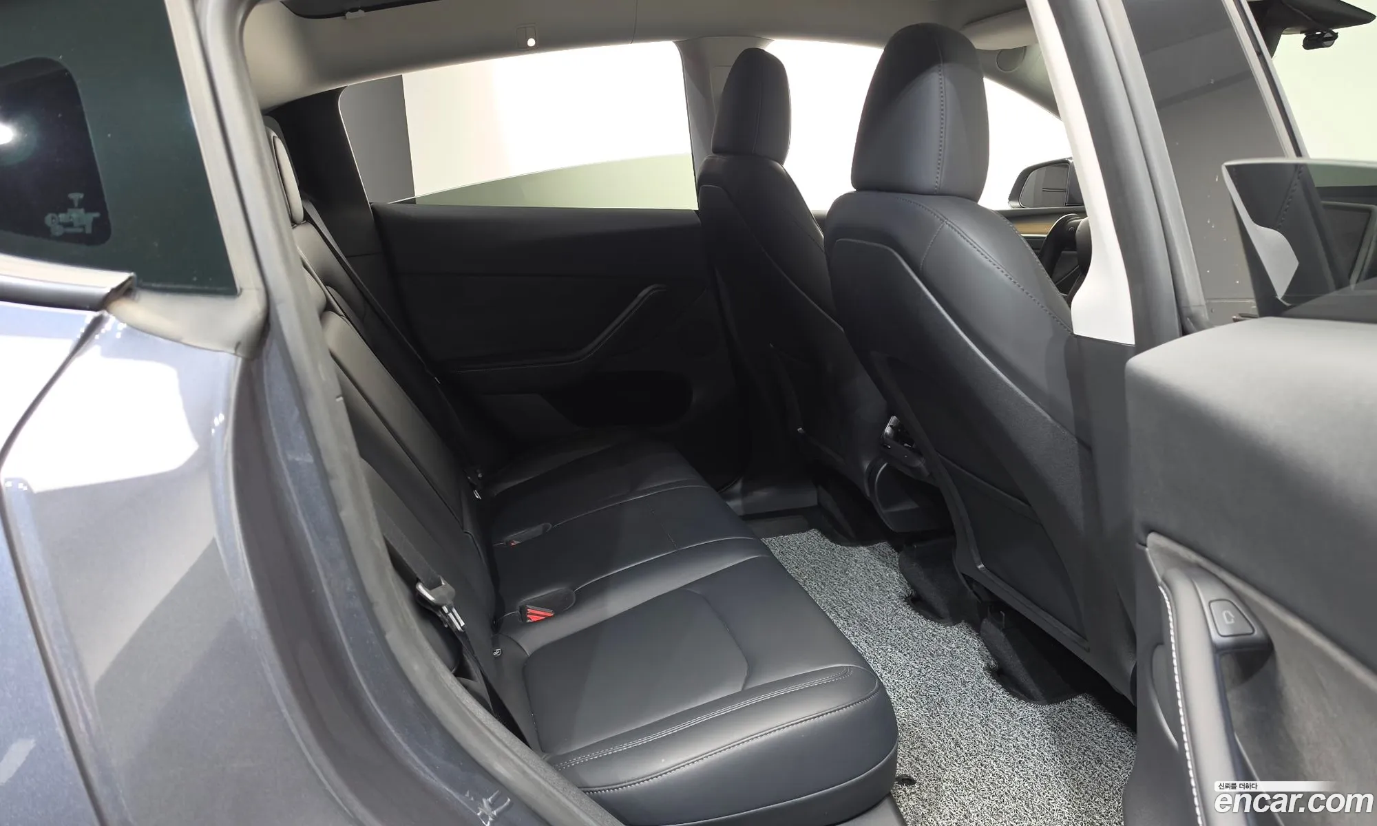 Tesla Model Y 2023 LRWYGCFS5PC103798 — 13
