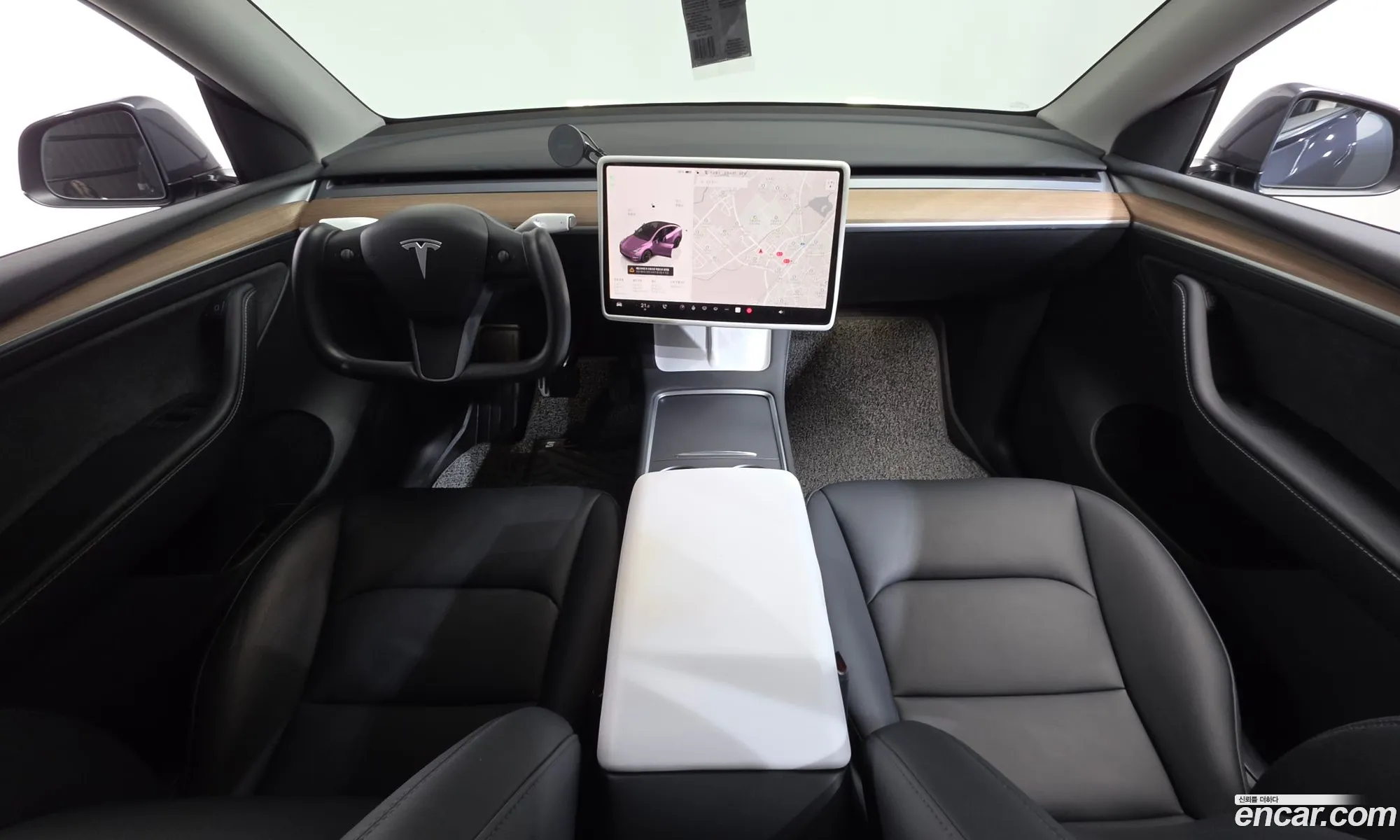 Tesla Model Y 2023 LRWYGCFS5PC103798 — 2