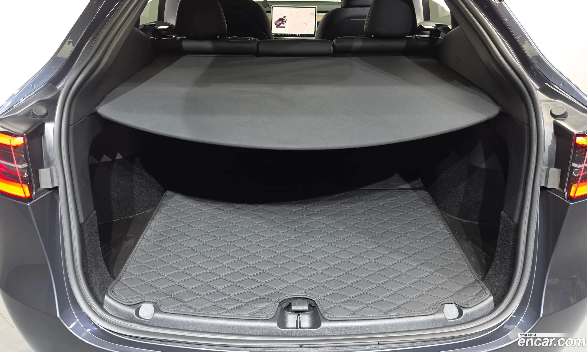 Tesla Model Y 2023 LRWYGCFS5PC103798 — 34