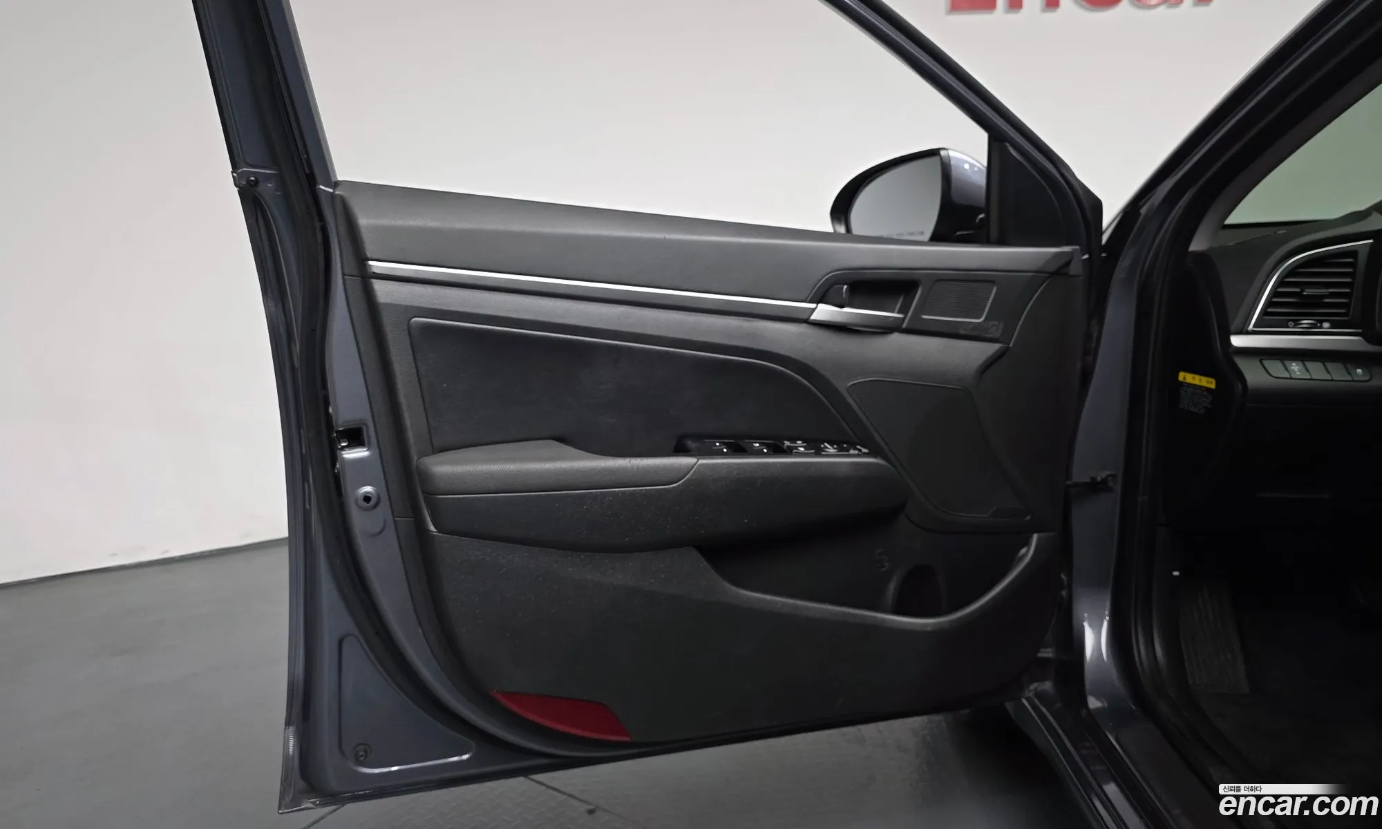 Hyundai Elantra AD 2017 — 22