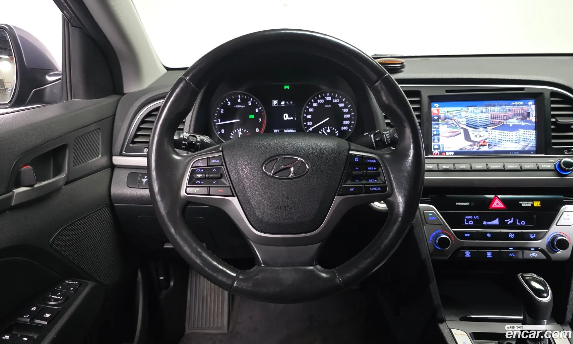 Hyundai Elantra AD 2017 — 11