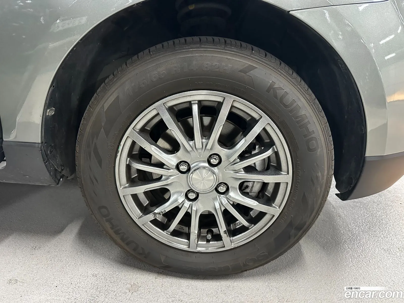 Mazda Verisa 2006 — 14