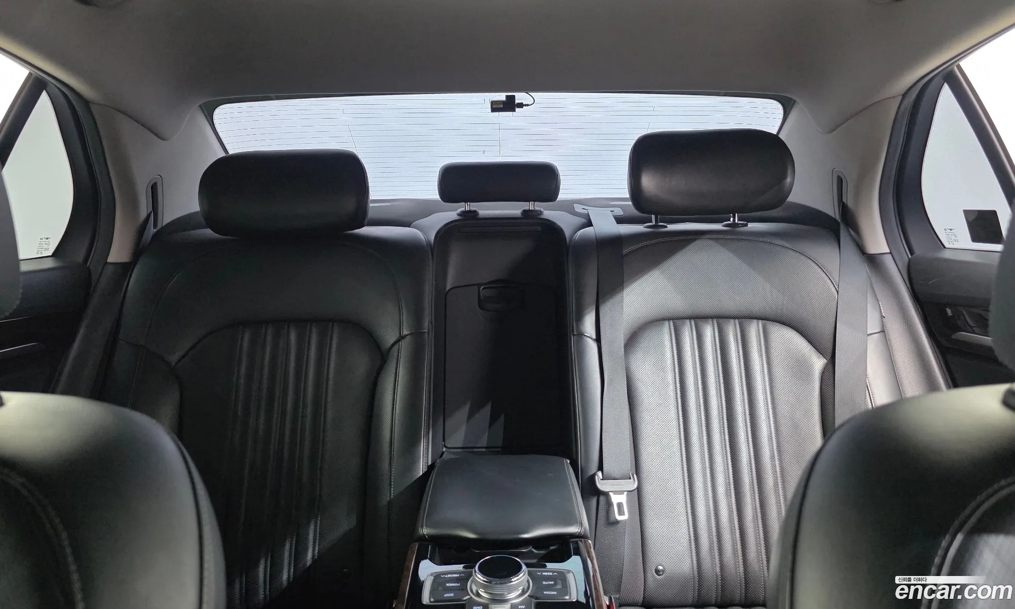 Genesis EQ900 2016 — 13