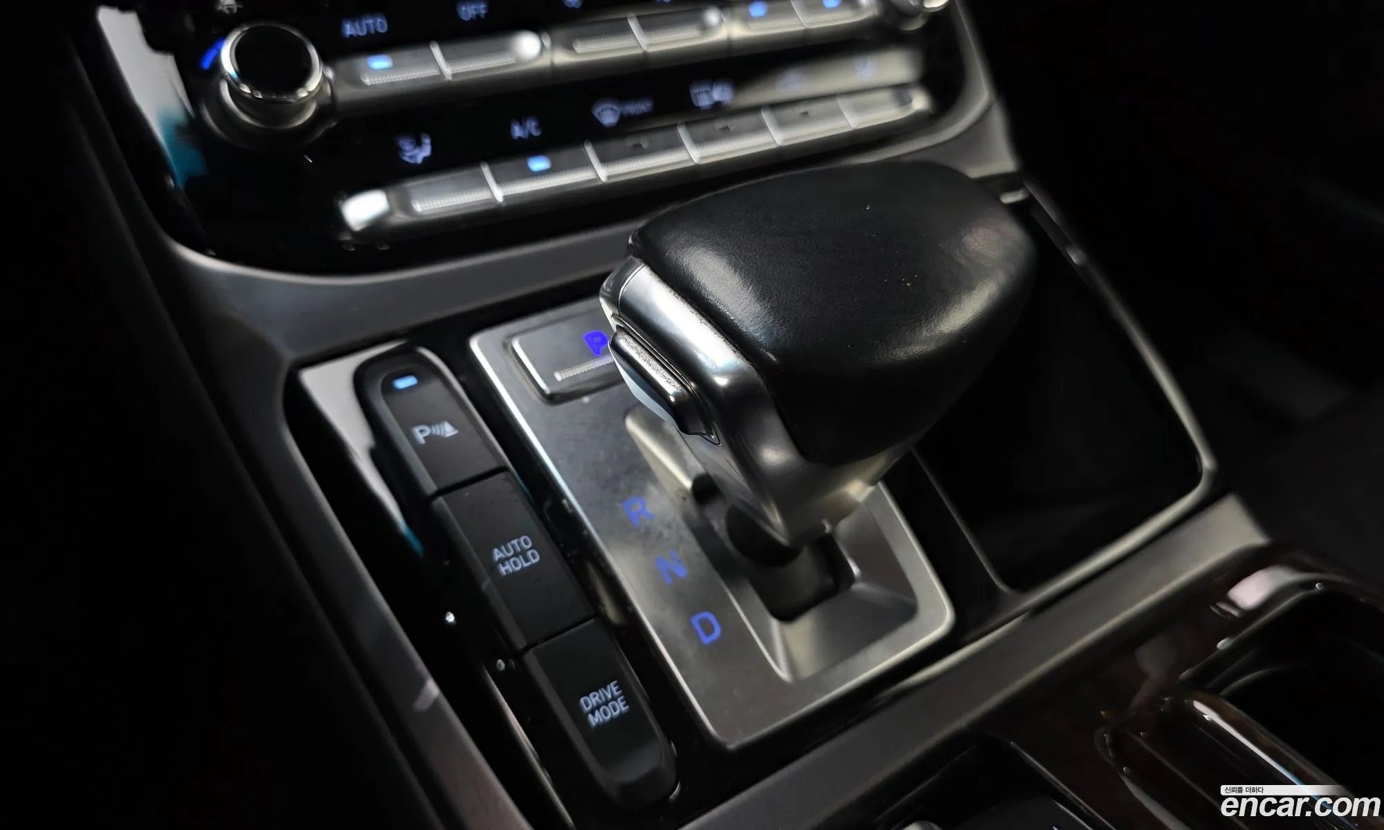 Genesis EQ900 2016 — 31
