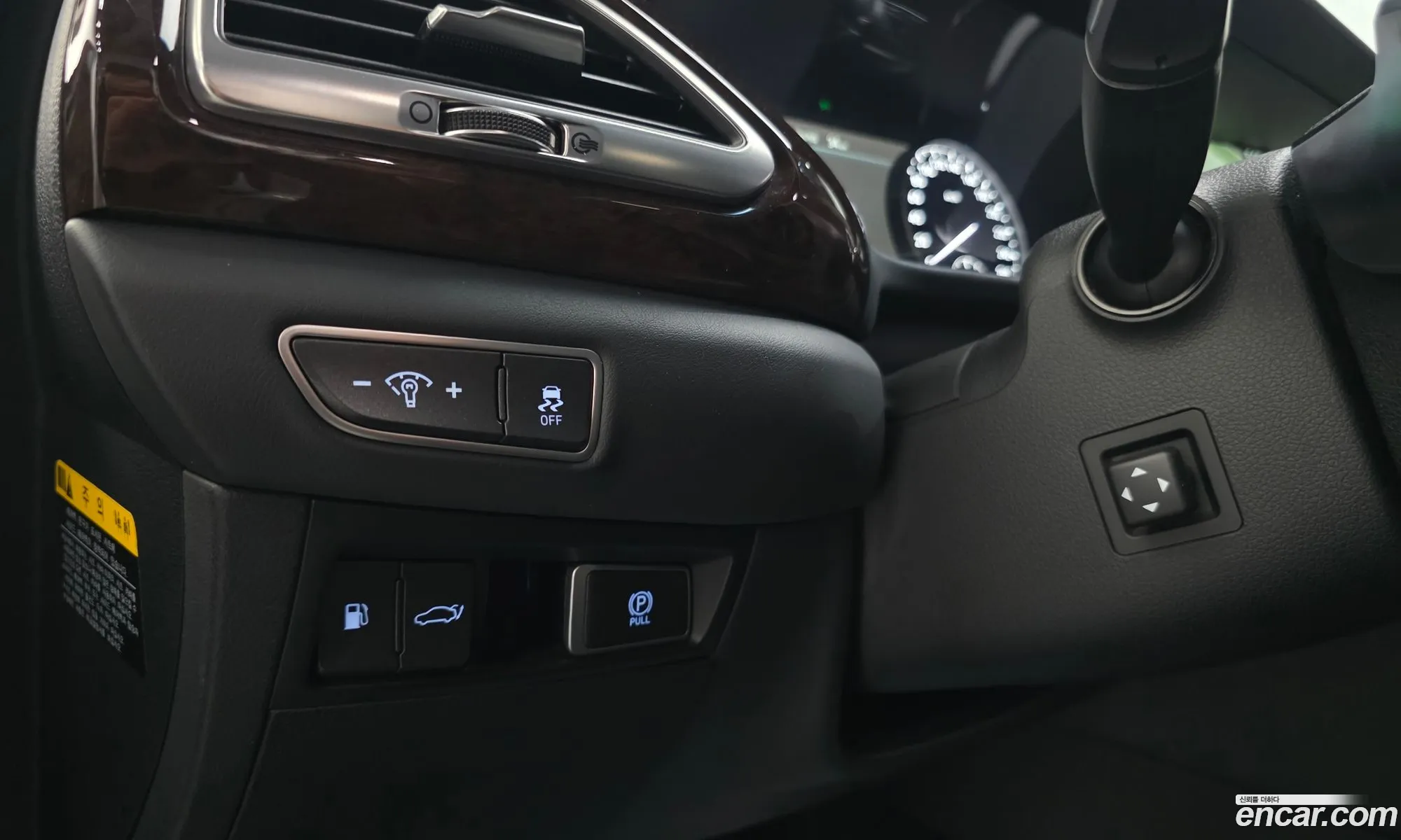 Genesis EQ900 2016 — 33
