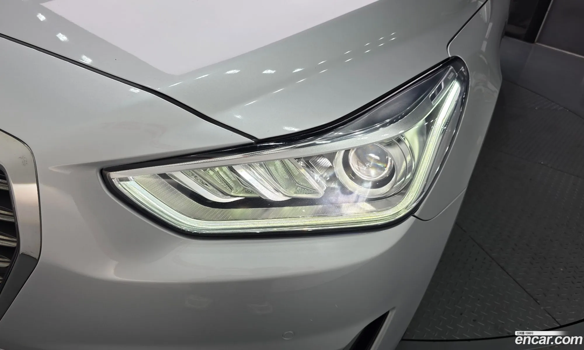 Genesis EQ900 2016 — 19