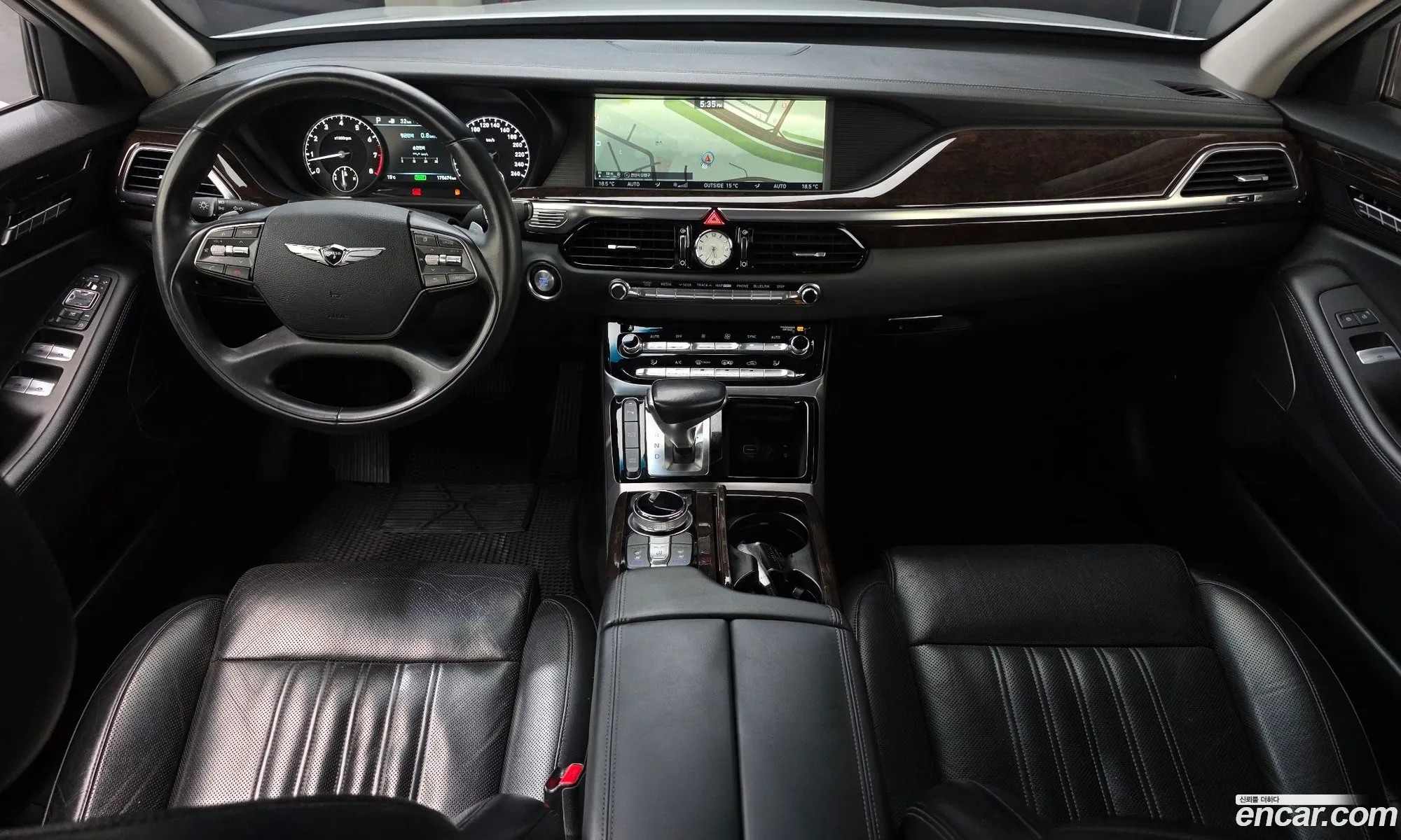 Genesis EQ900 2016 — 28