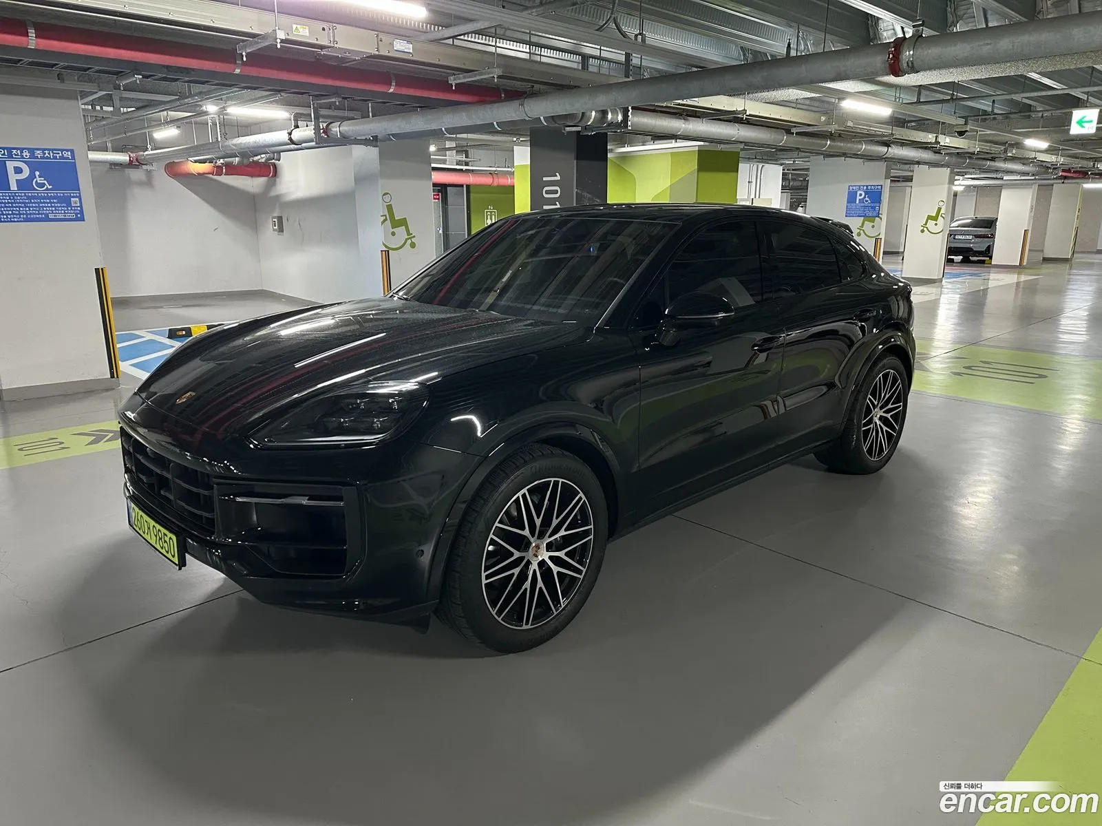 Porsche Cayenne 2025 — 18