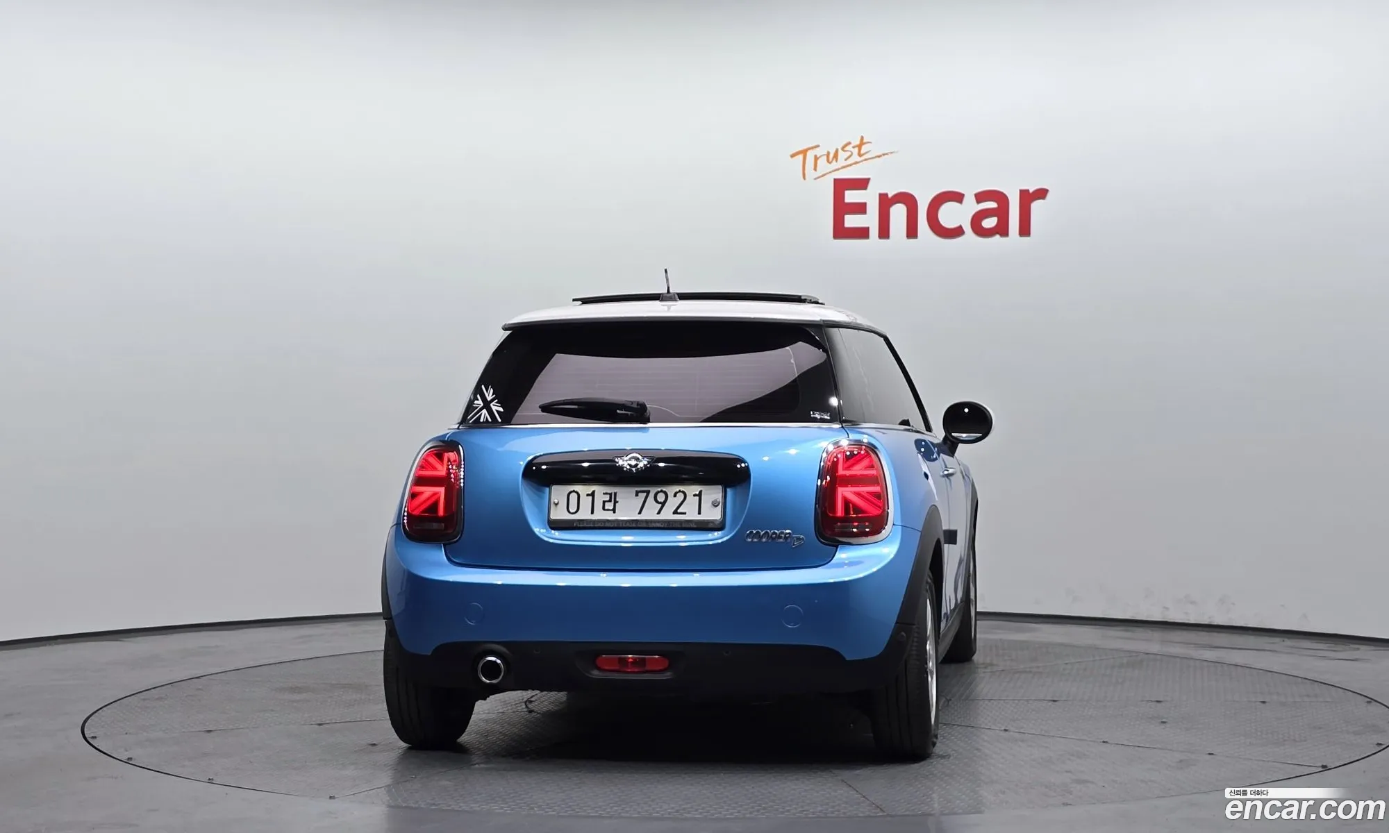 Mini Cooper D 2018 WMWXY3106JTE27013 — 11