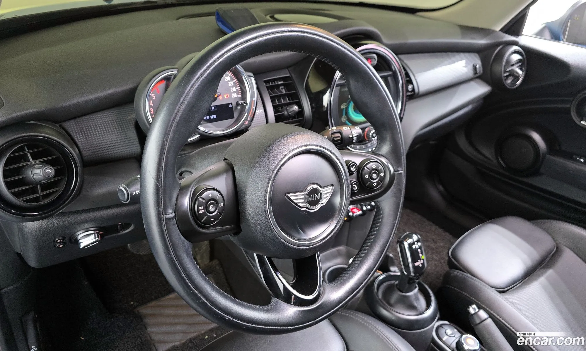 Mini Cooper D 2018 WMWXY3106JTE27013 — 17