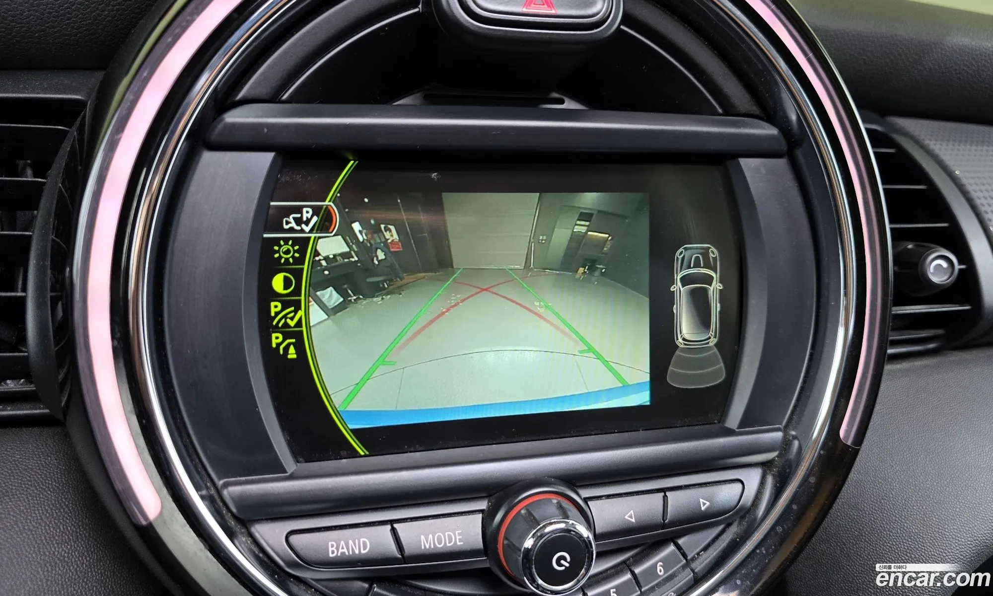 Mini Cooper D 2018 WMWXY3106JTE27013 — 2