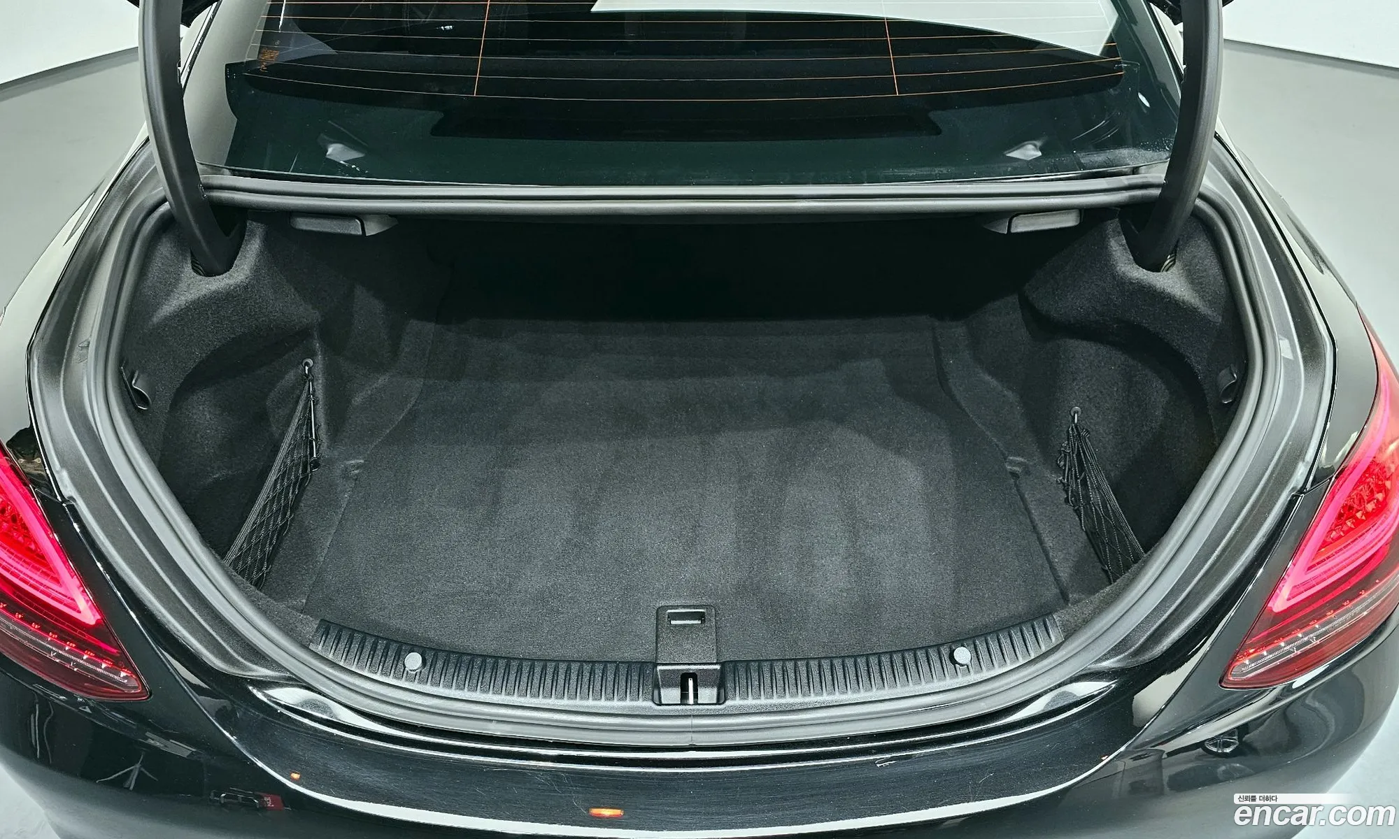 Mercedes-Benz C-Class W205 2020 — 13