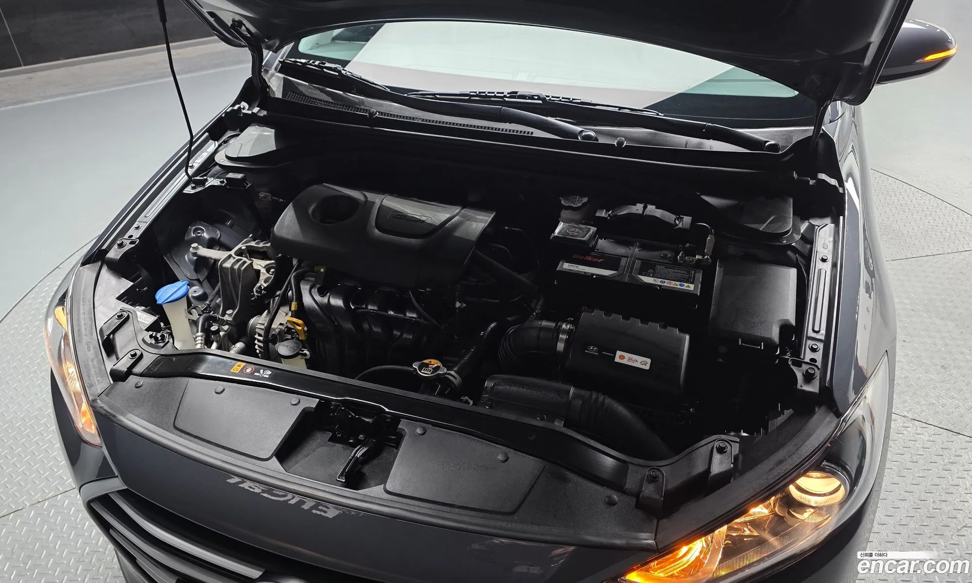 Hyundai Elantra AD 2017 — 15