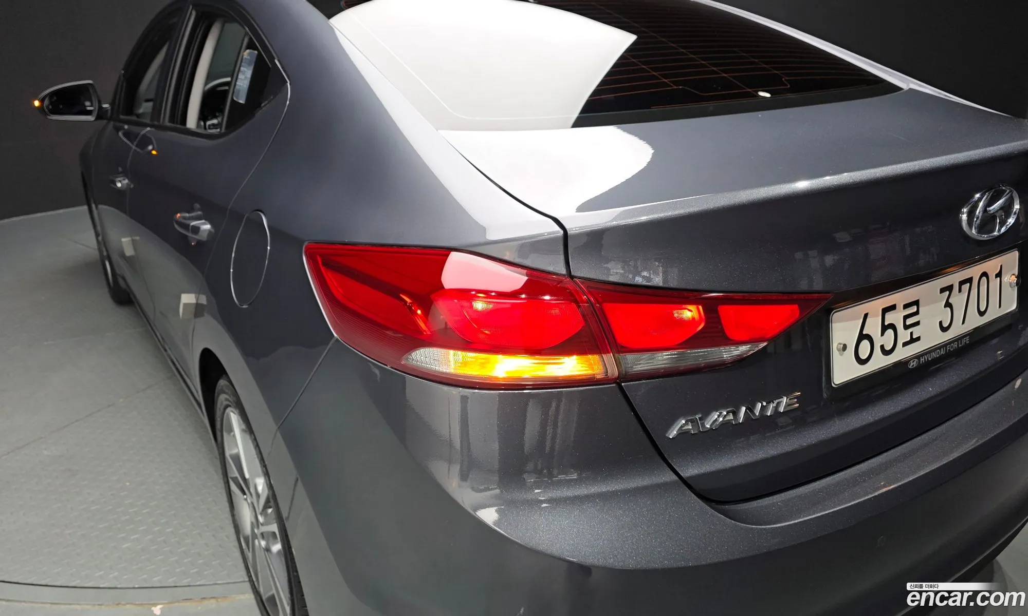 Hyundai Elantra AD 2017 — 25