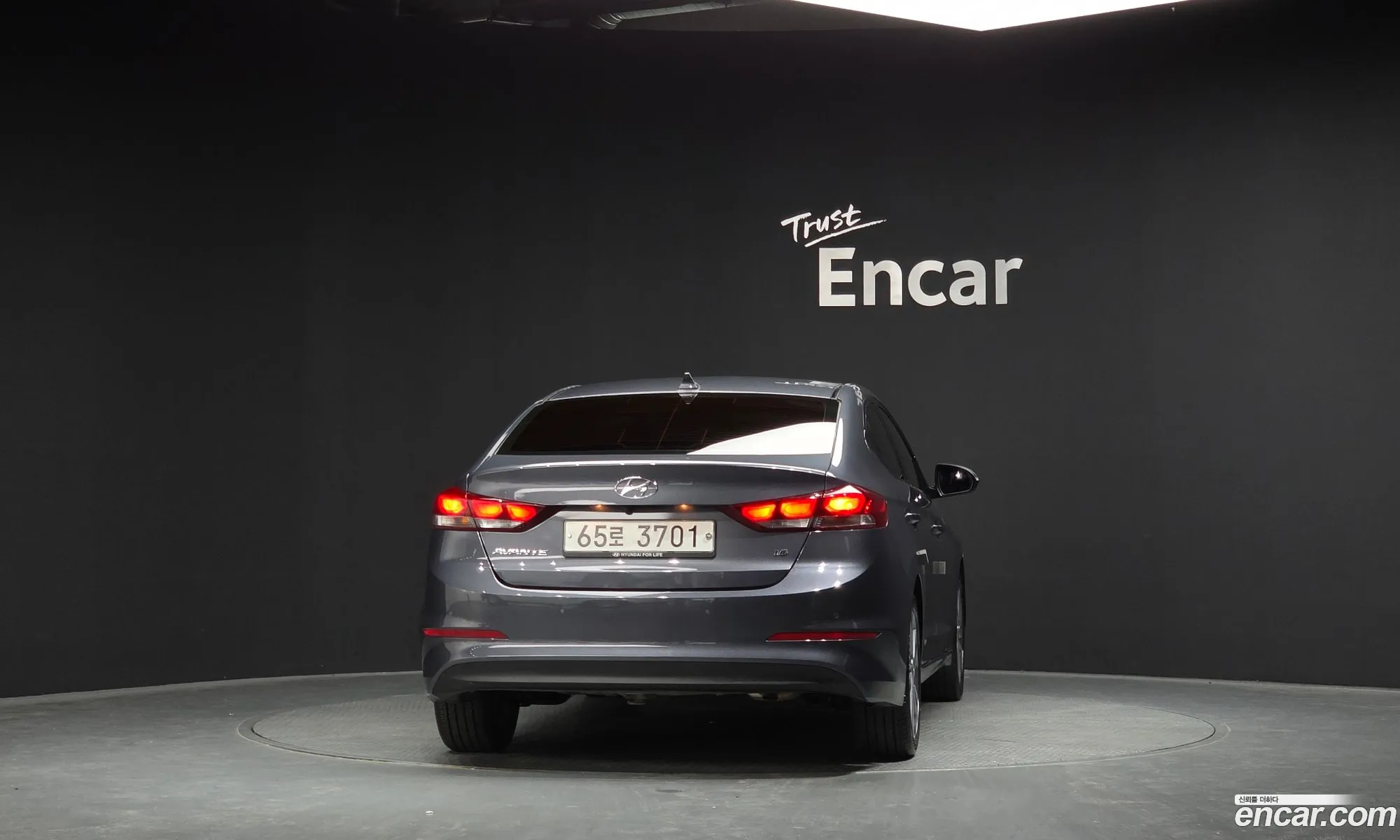 Hyundai Elantra AD 2017 — 12