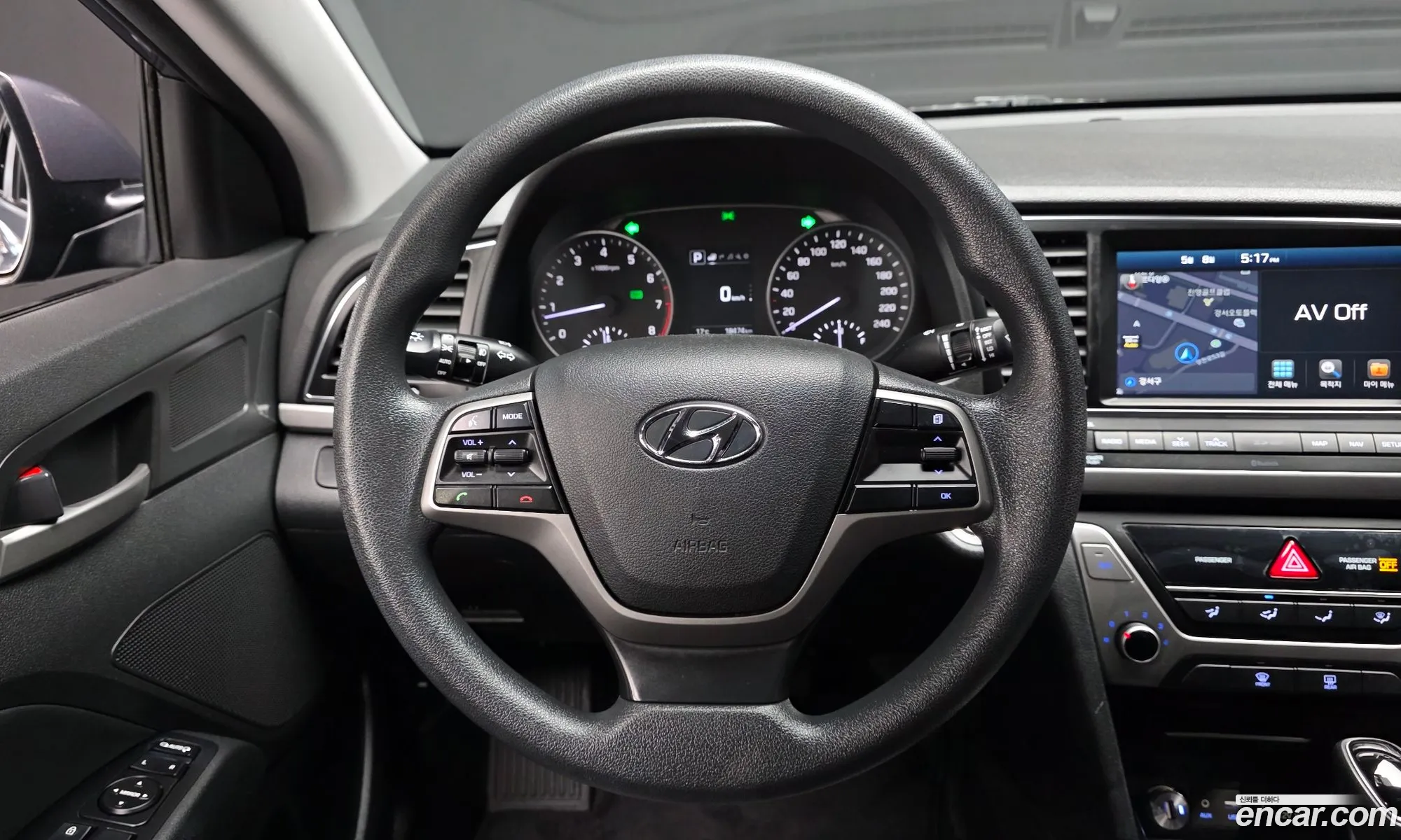Hyundai Elantra AD 2017 — 23