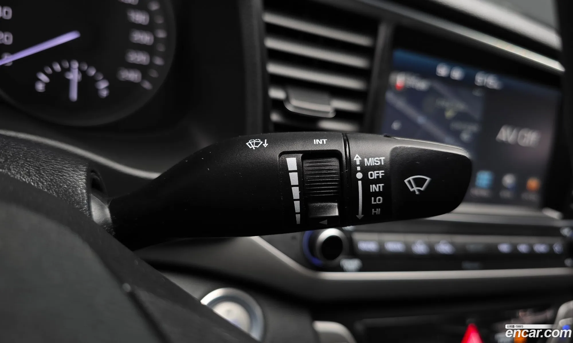 Hyundai Elantra AD 2017 — 5