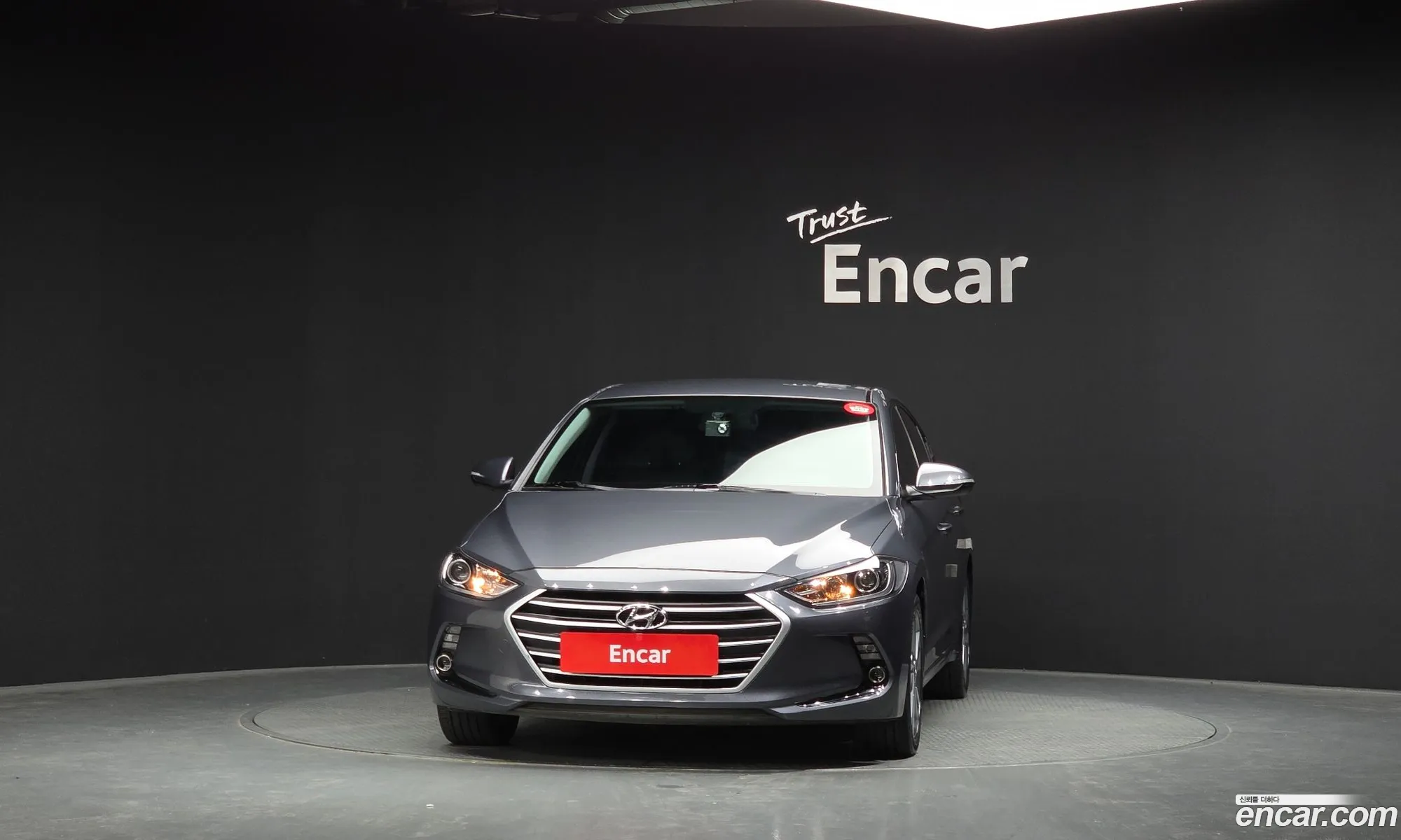 Hyundai Elantra AD 2017 — 10