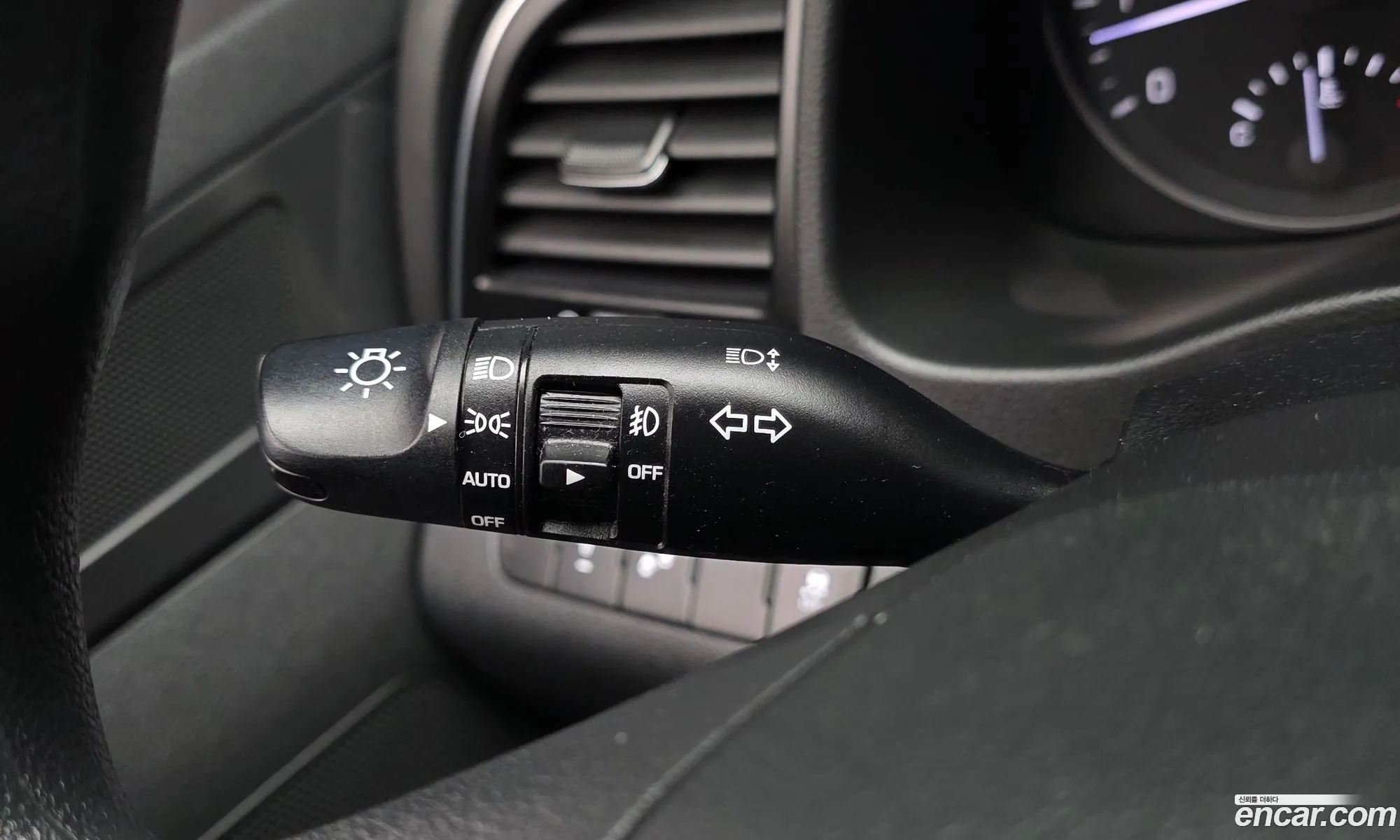 Hyundai Elantra AD 2017 — 8
