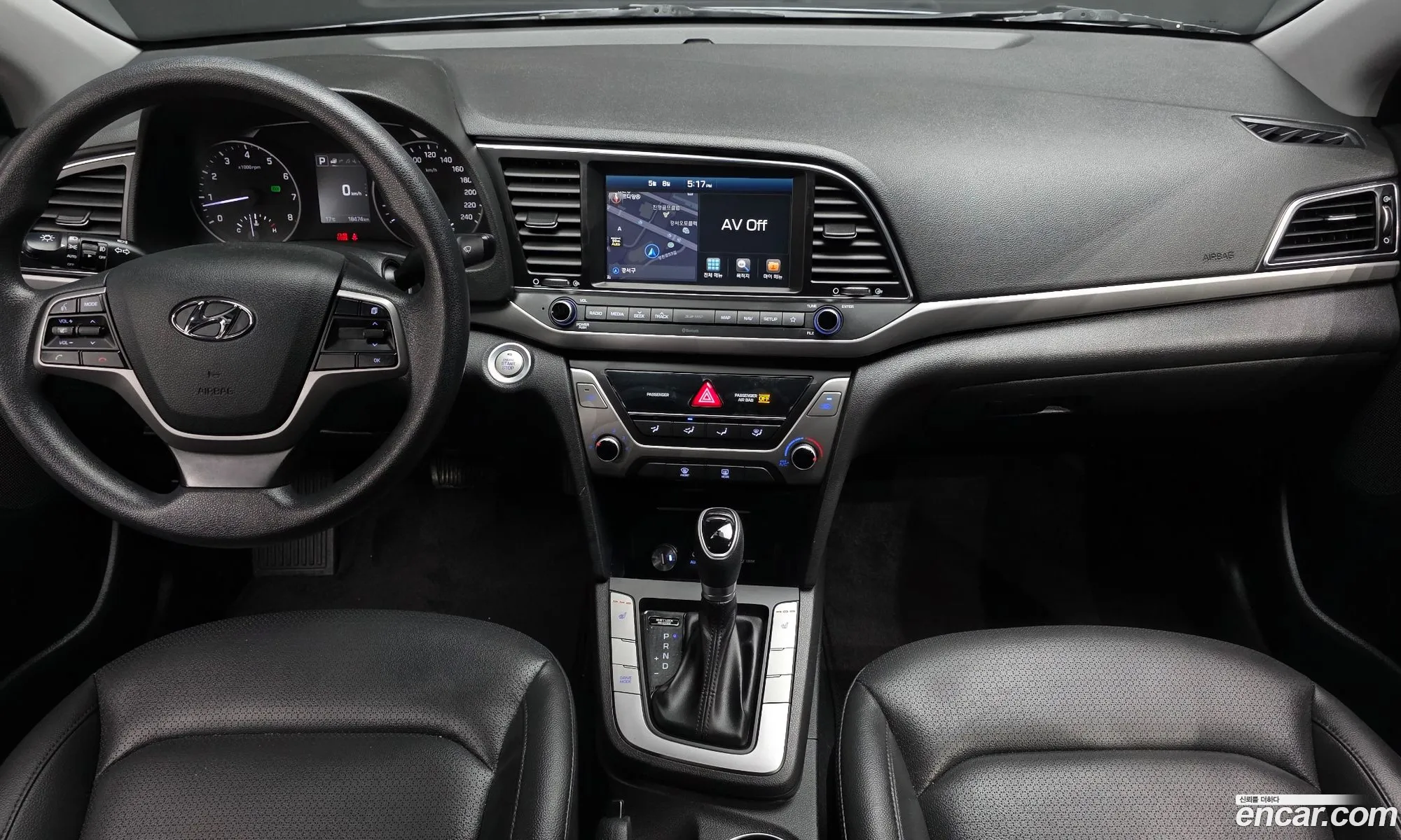 Hyundai Elantra AD 2017 — 24