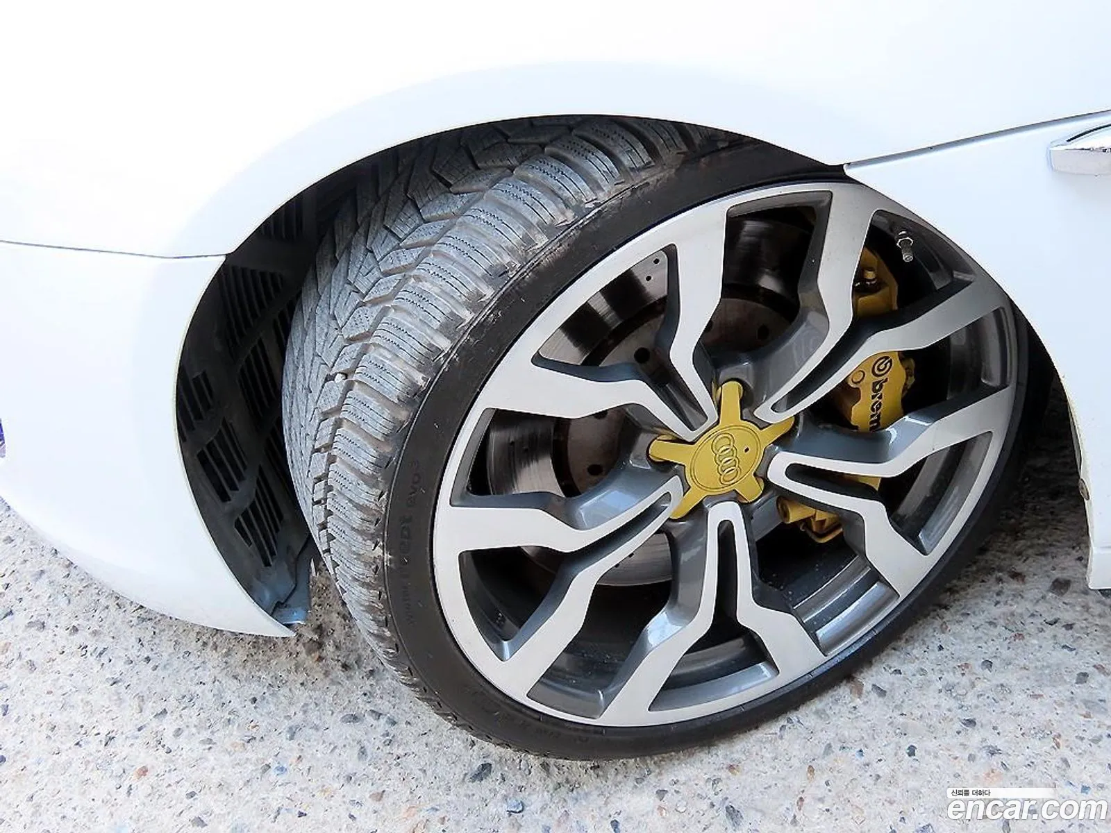 Audi R8 2011 — 16