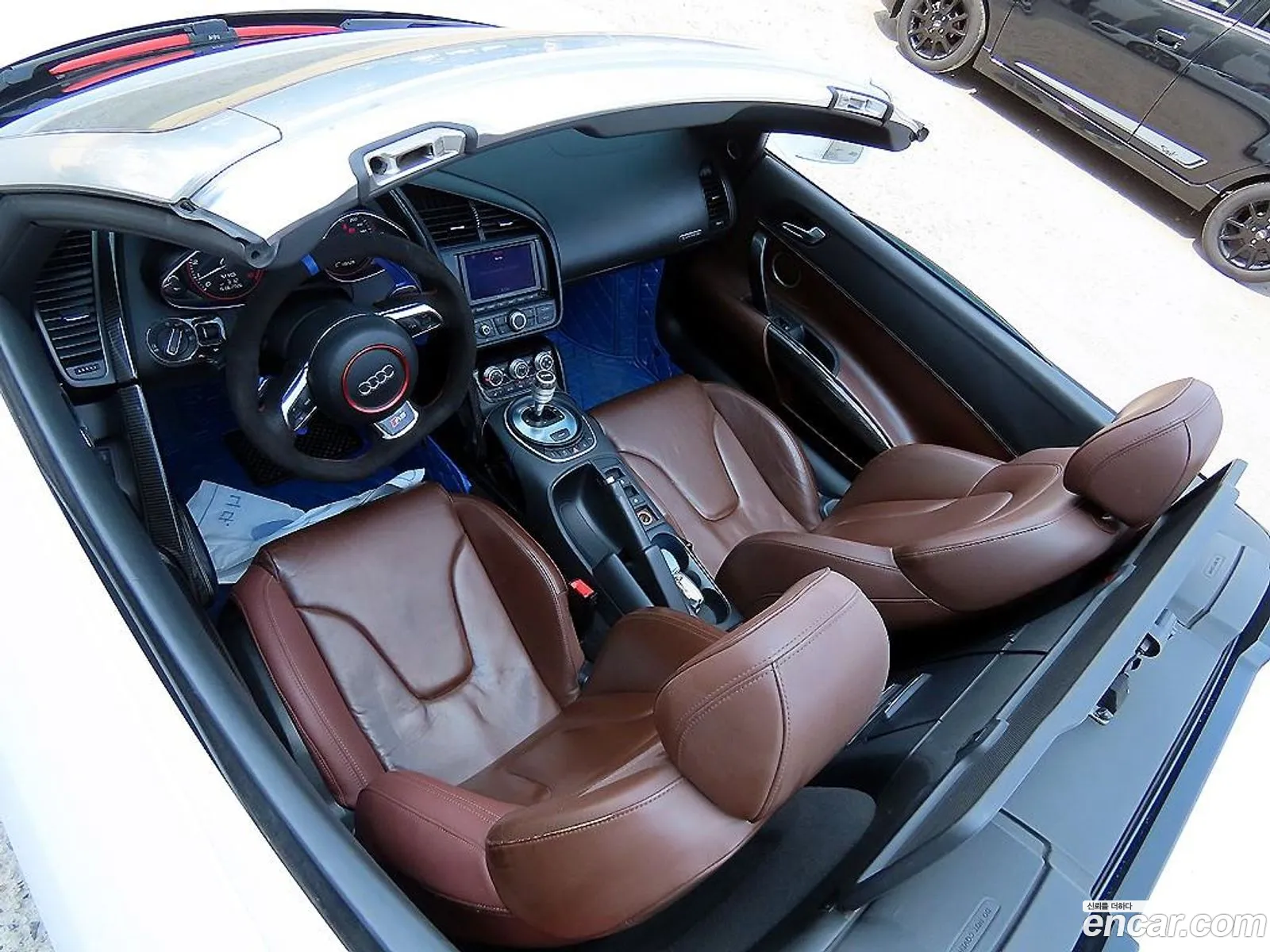 Audi R8 2011 — 8