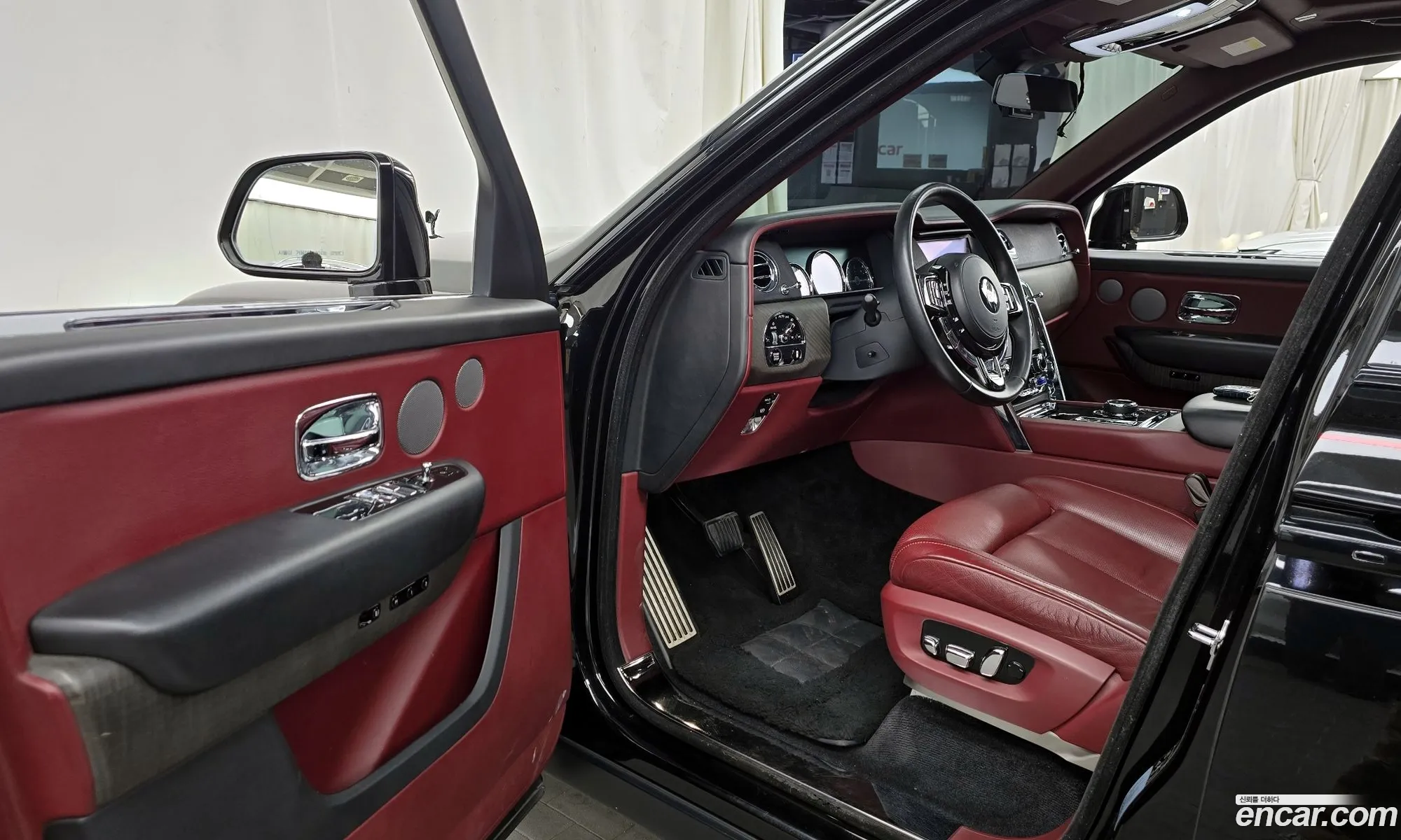 Rolls-Royce Cullinan 2019 SCA689X08KU110438 — 3