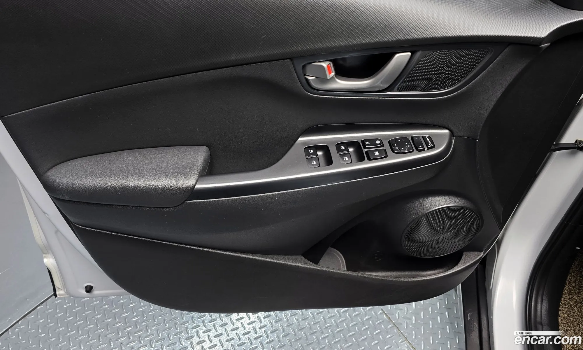 Hyundai Kona 2017 — 16