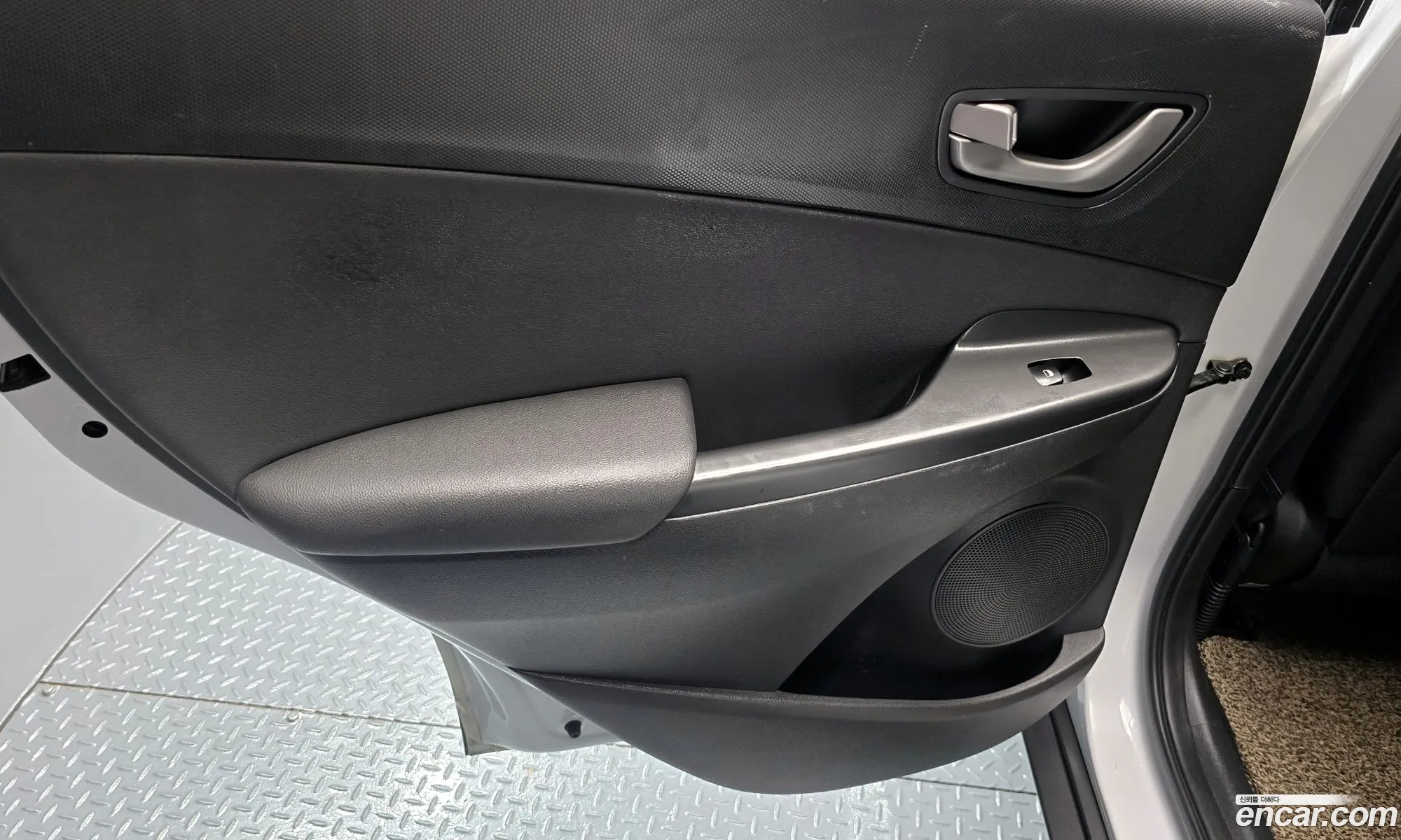 Hyundai Kona 2017 — 17