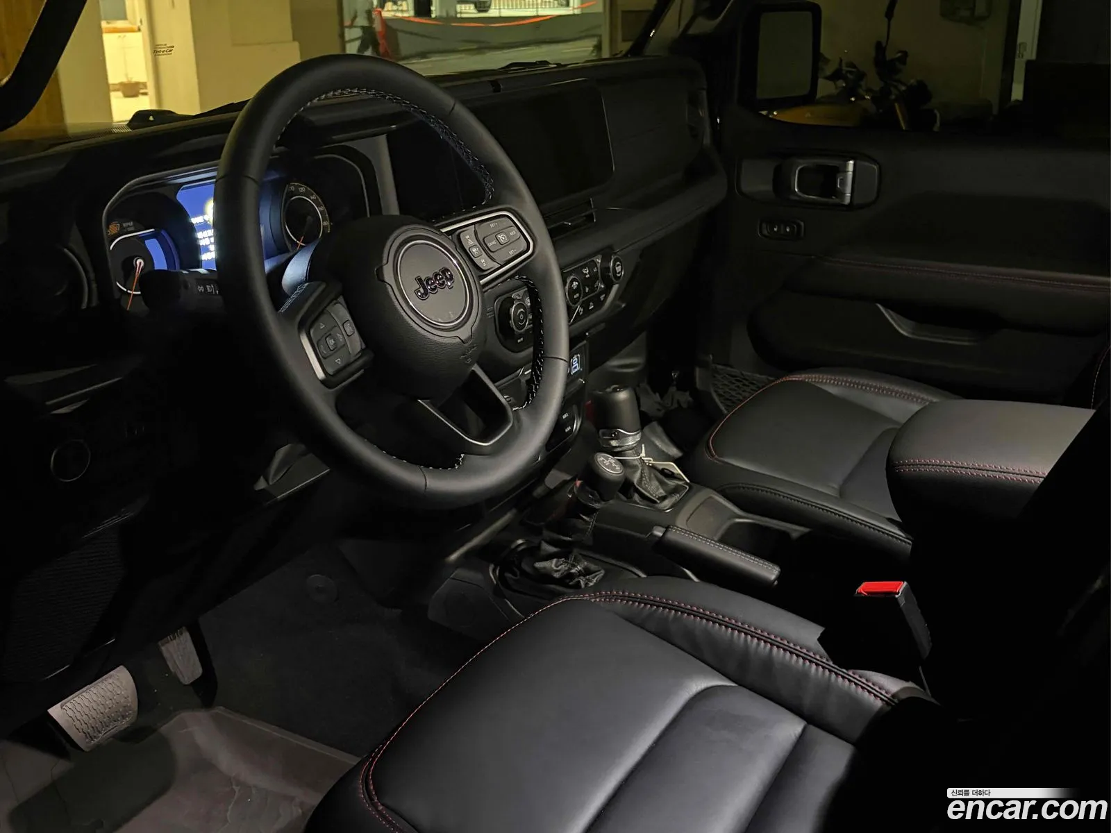 Jeep Wrangler 2025 — 8