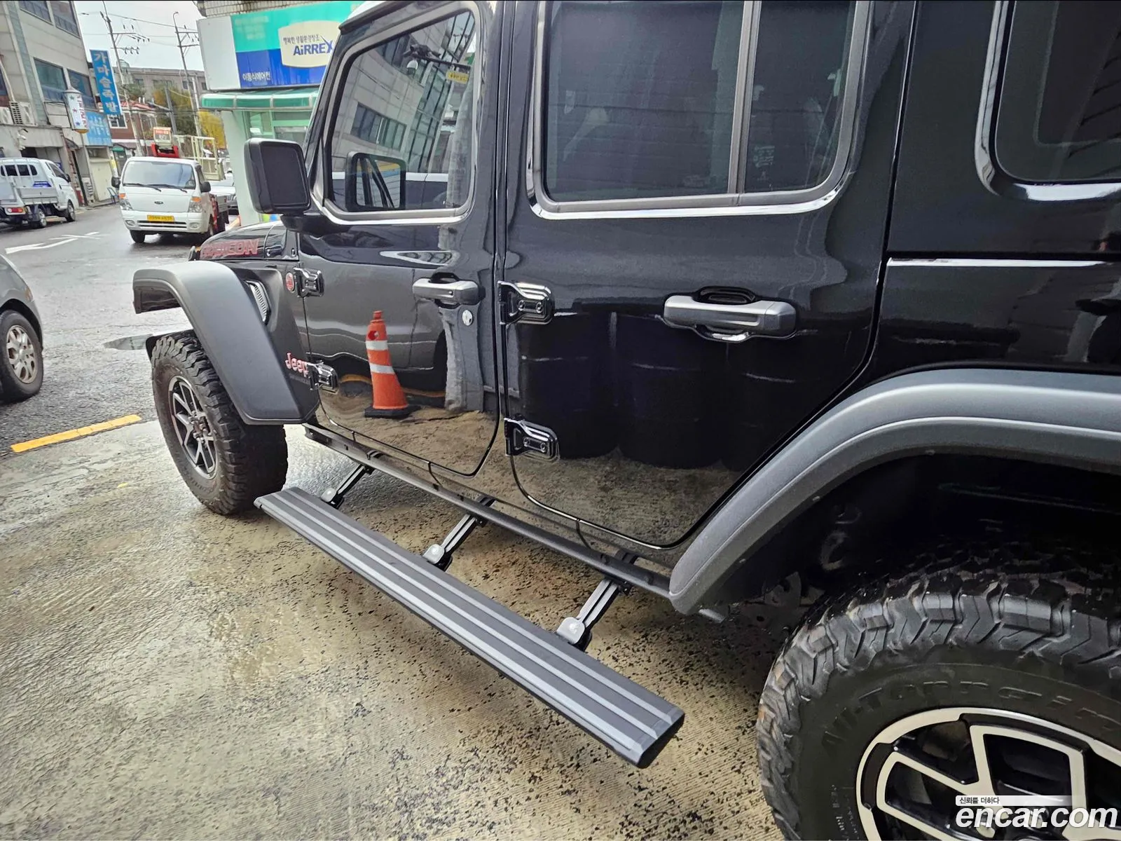 Jeep Wrangler 2025 — 13
