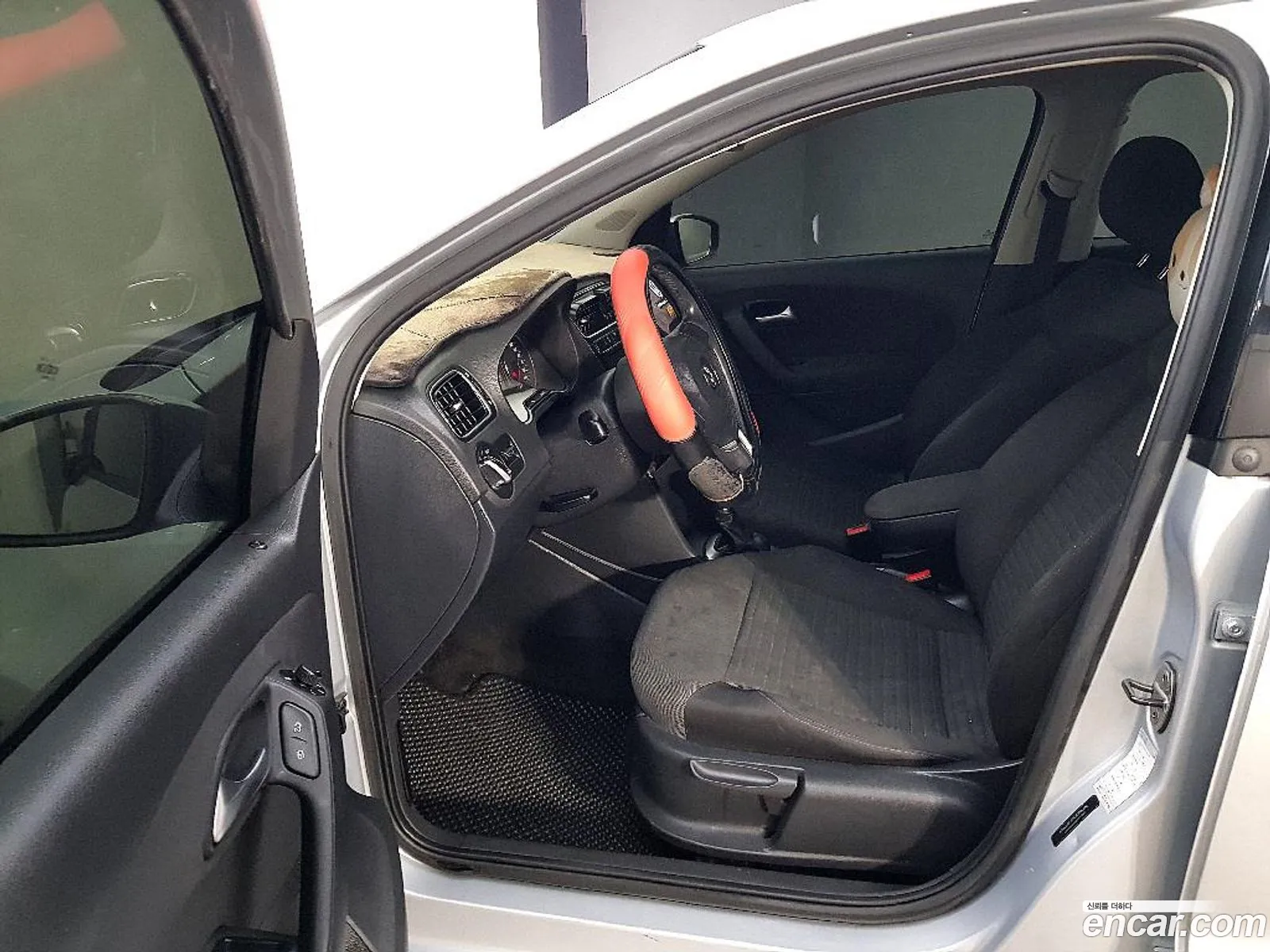 Volkswagen Polo 2013 — 12