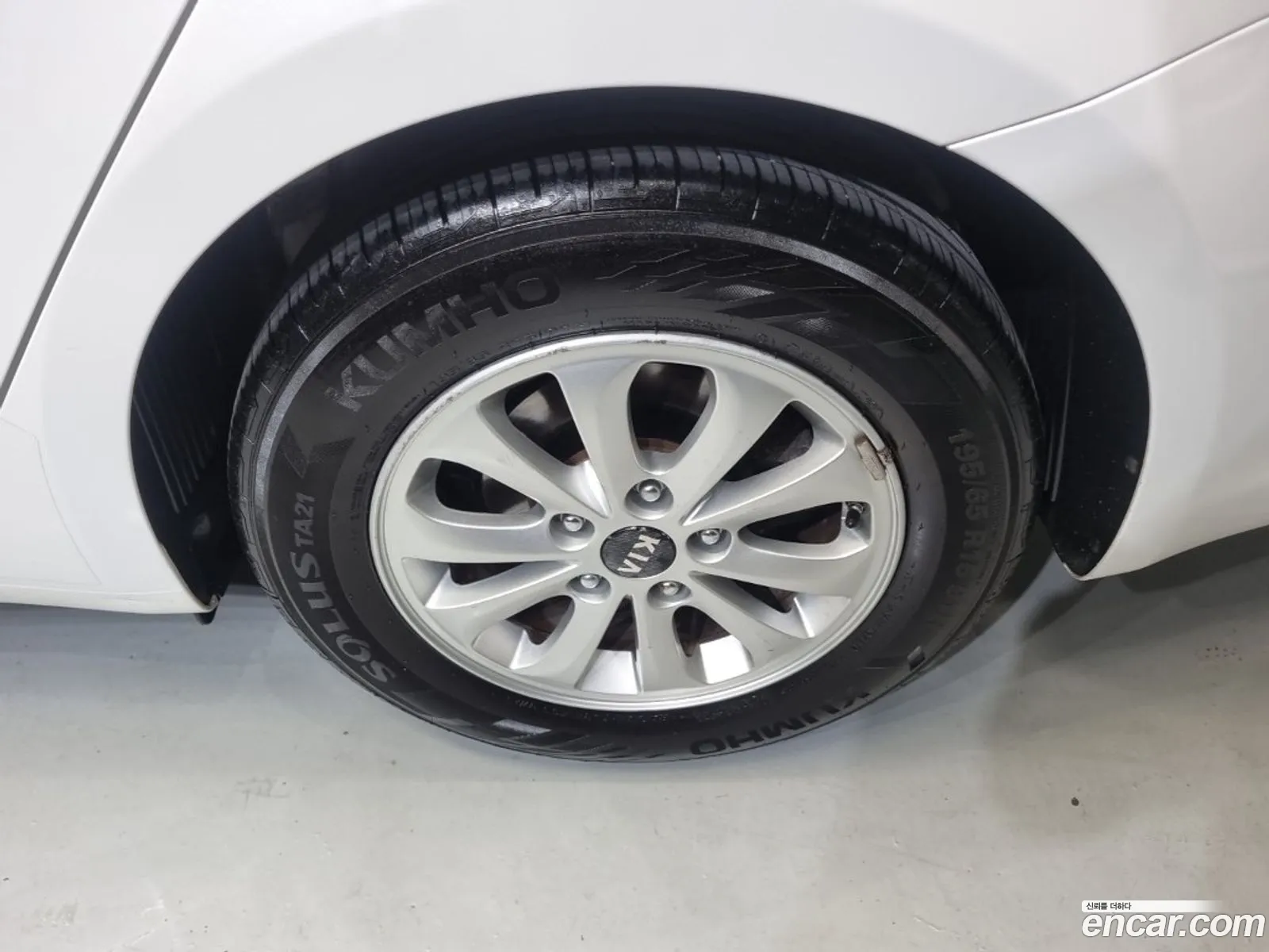 Kia K3 2017 — 14