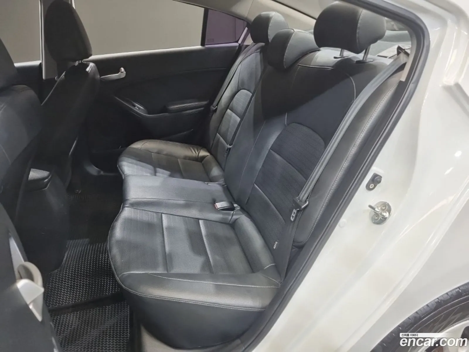 Kia K3 2017 — 19