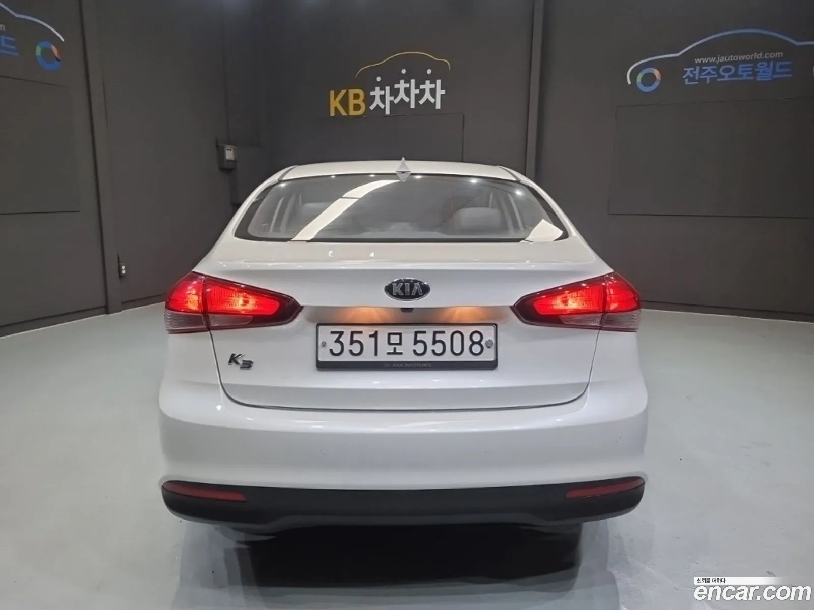 Kia K3 2017 — 4