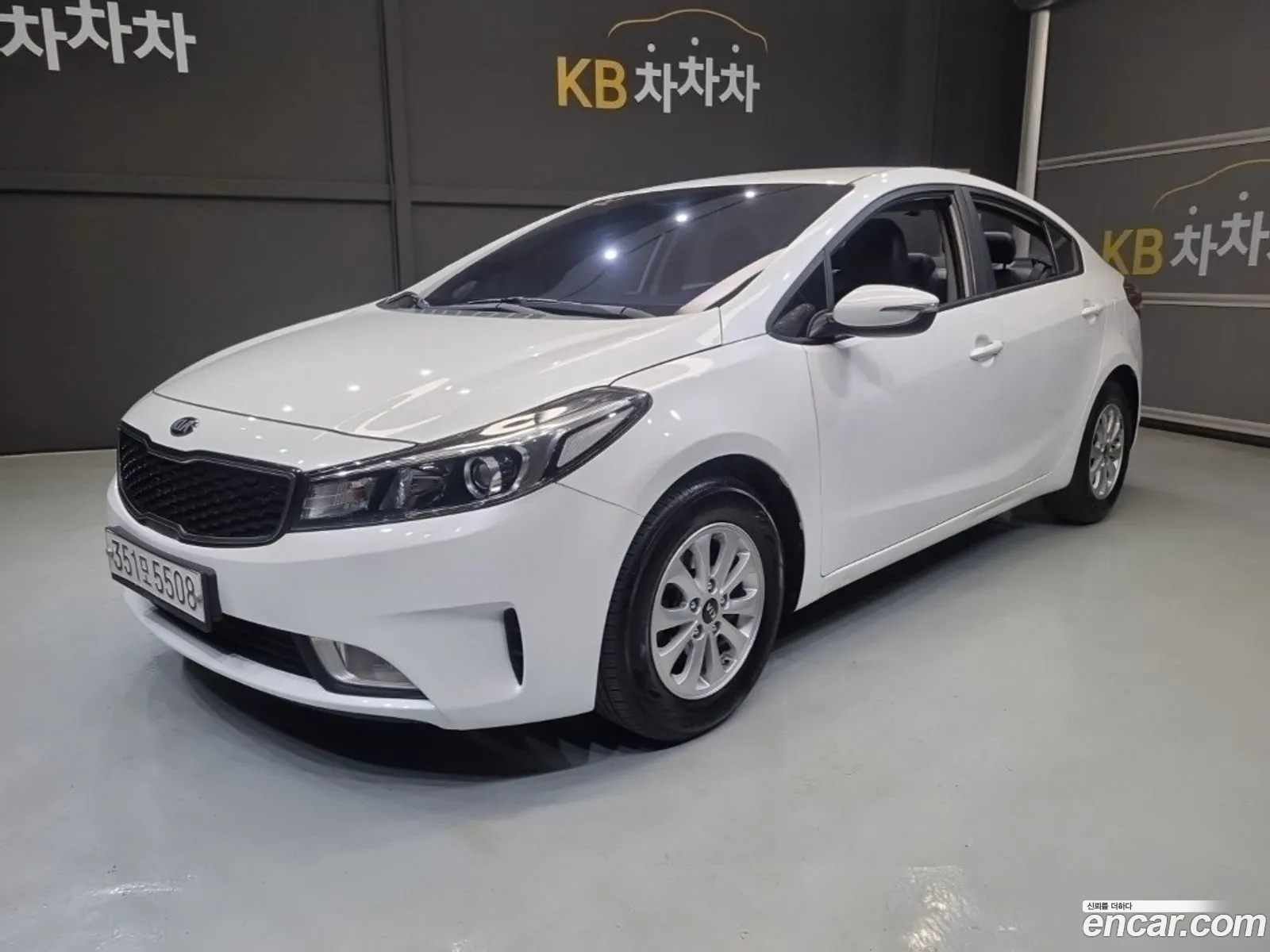 Kia K3 2017 — 18