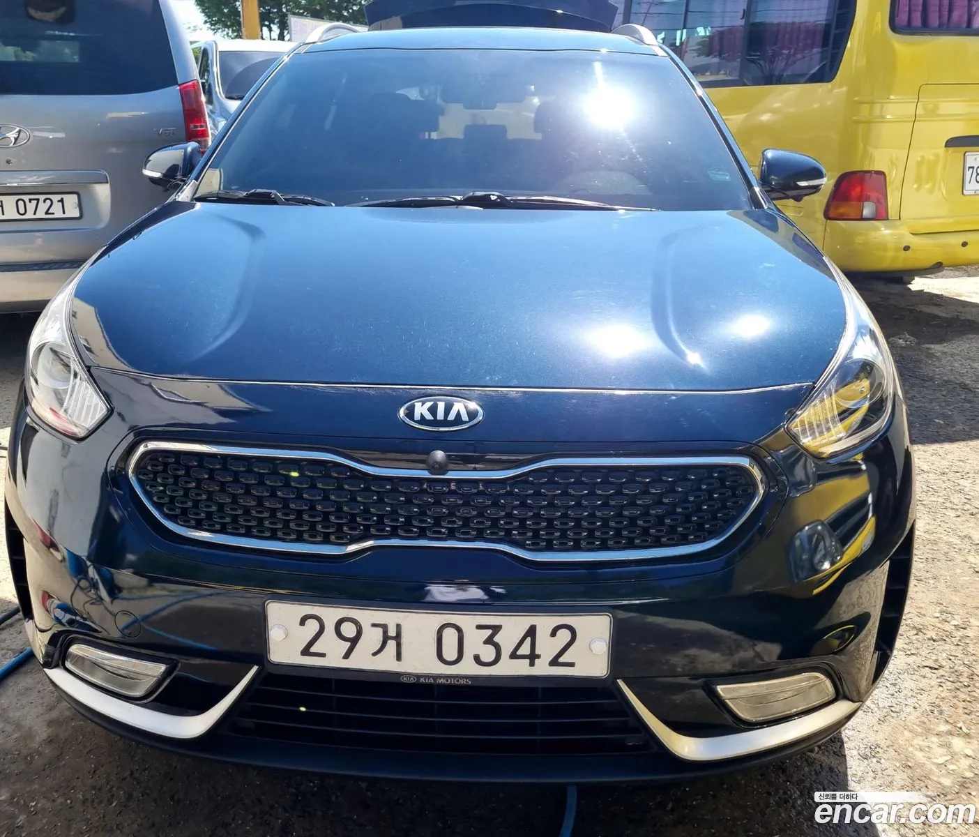 Kia Niro 2016 — 2