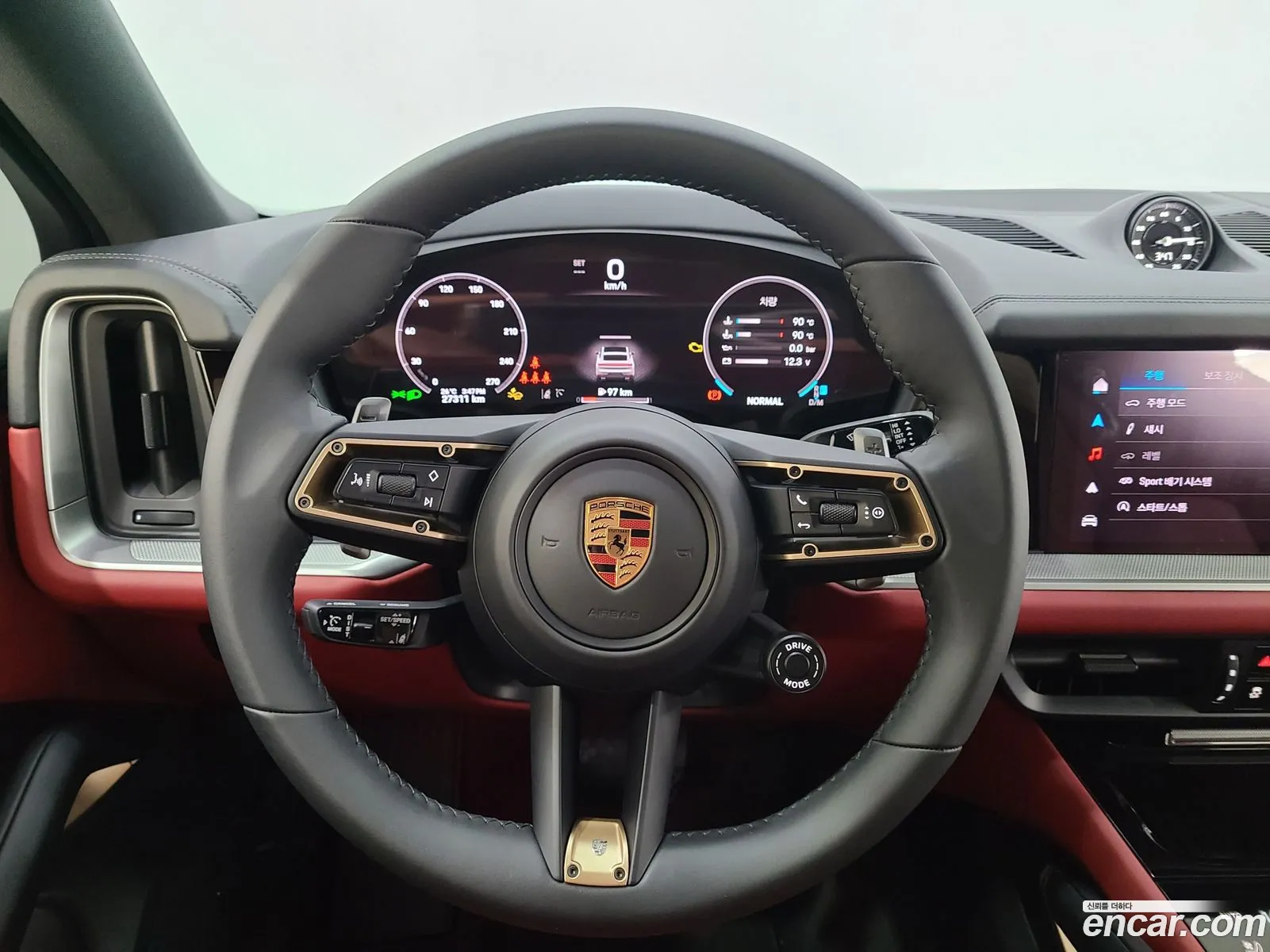 Porsche Cayenne 2025 — 8