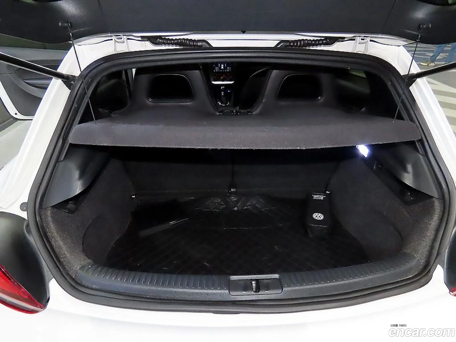 Volkswagen Scirocco 2013 — 11