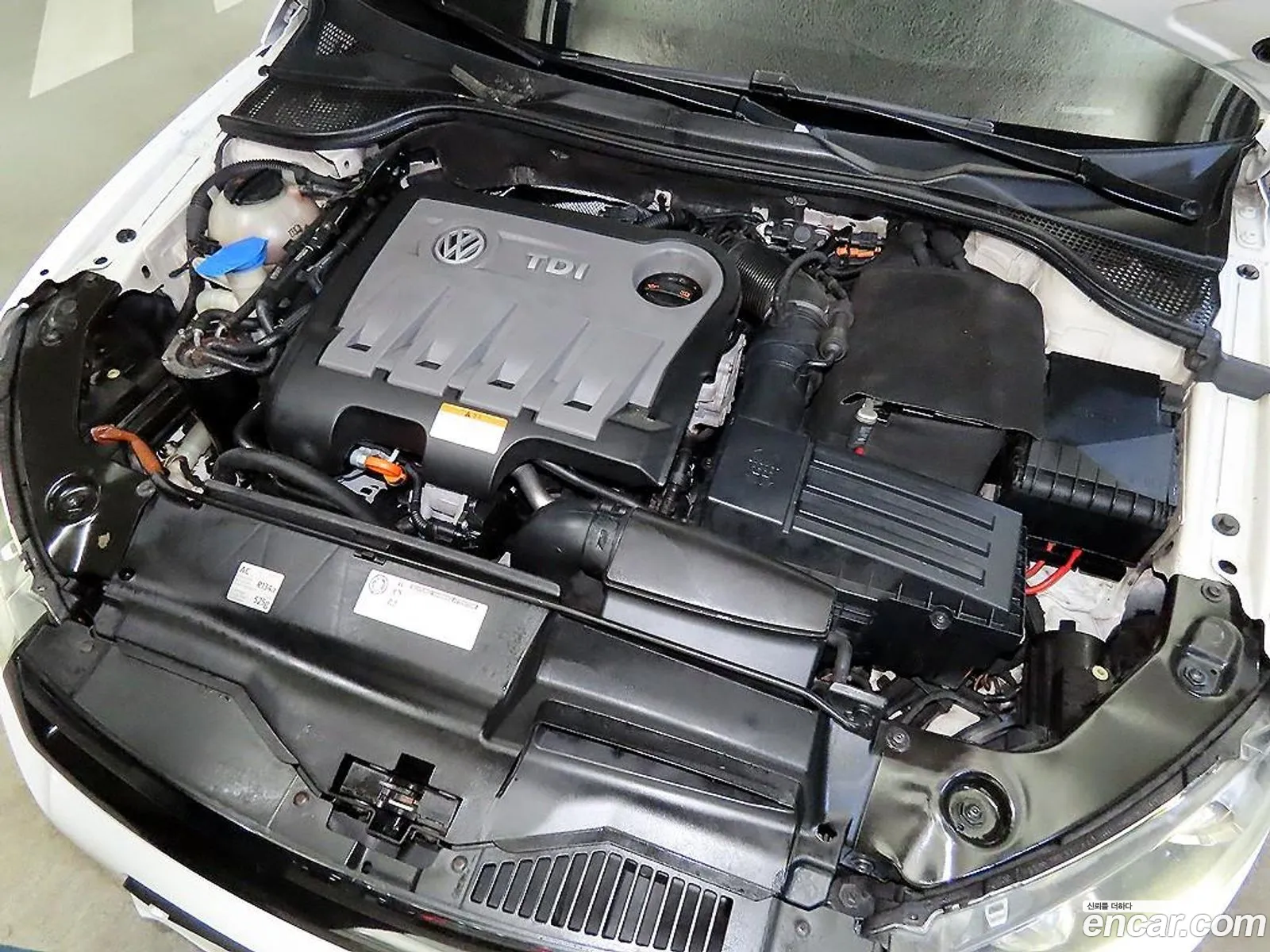 Volkswagen Scirocco 2013 — 15