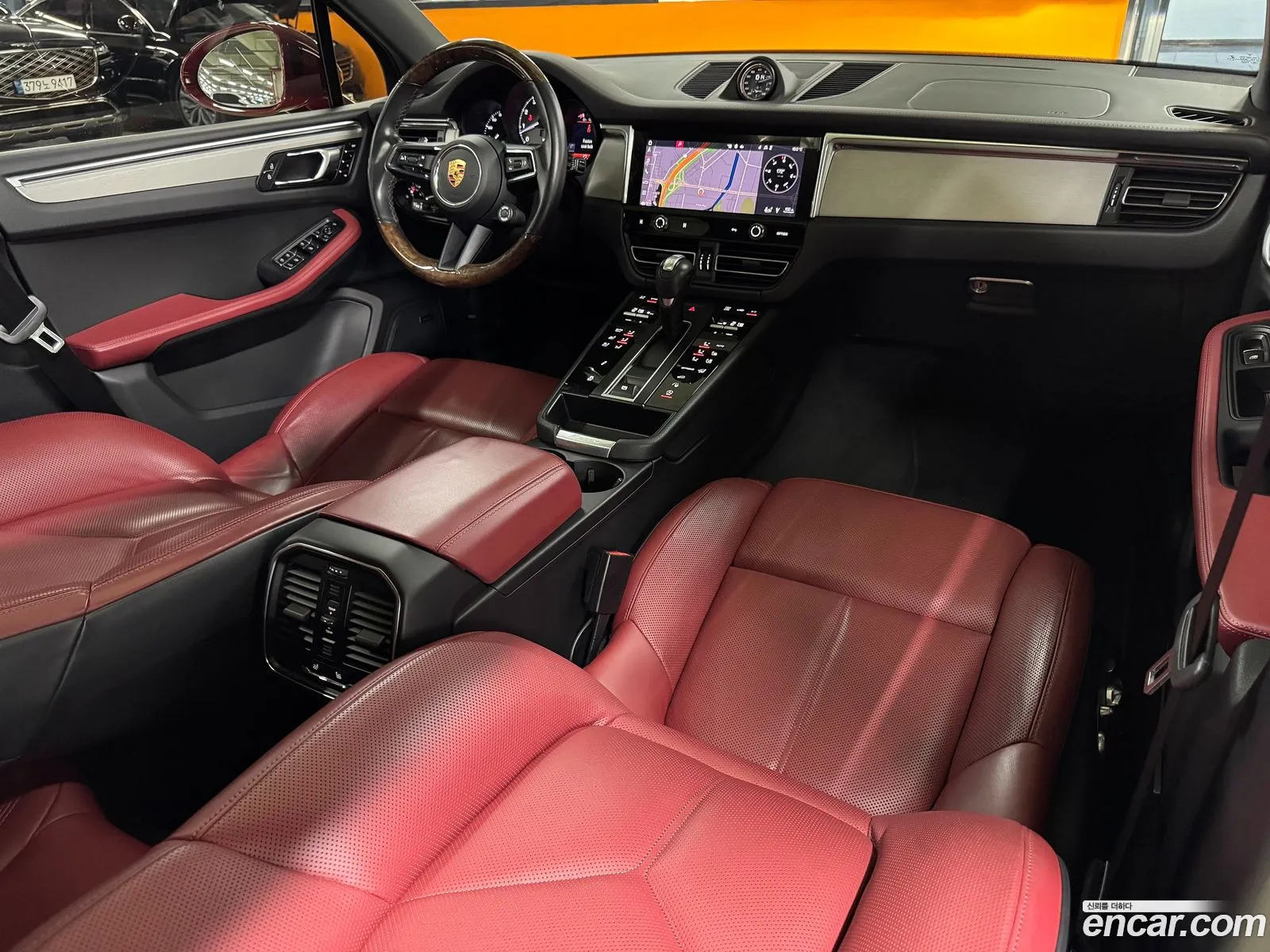 Porsche Macan 2023 — 2