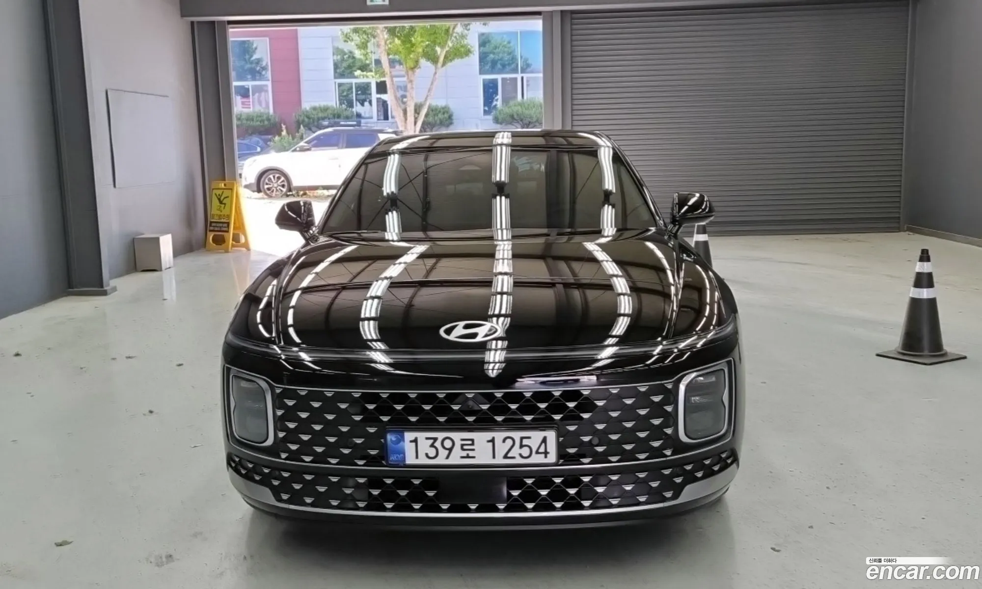 Hyundai Grandeur 2023 — 17