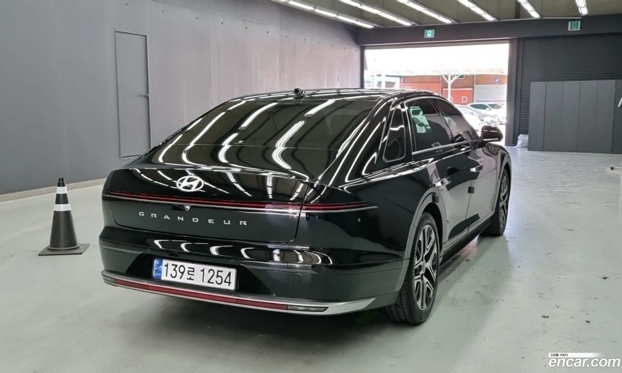 Hyundai Grandeur 2023 — 15