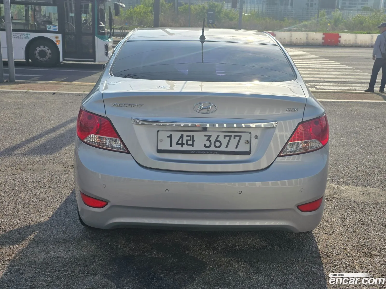 Hyundai Accent 2011 — 2