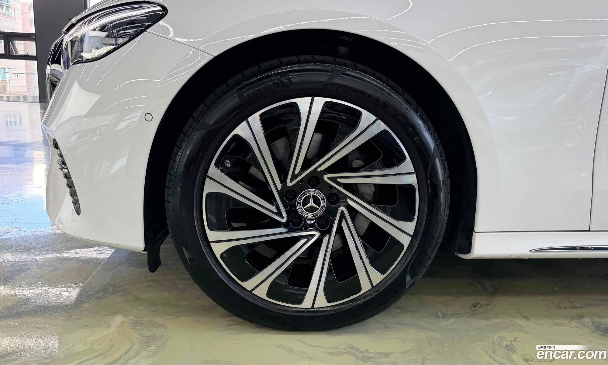 Mercedes-Benz E-Class W214 2025 — 6