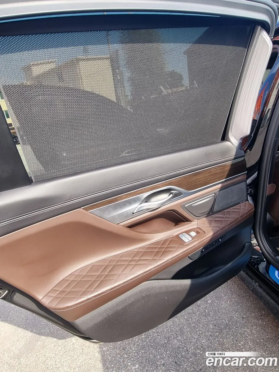 BMW 7 Series 2021 — 11
