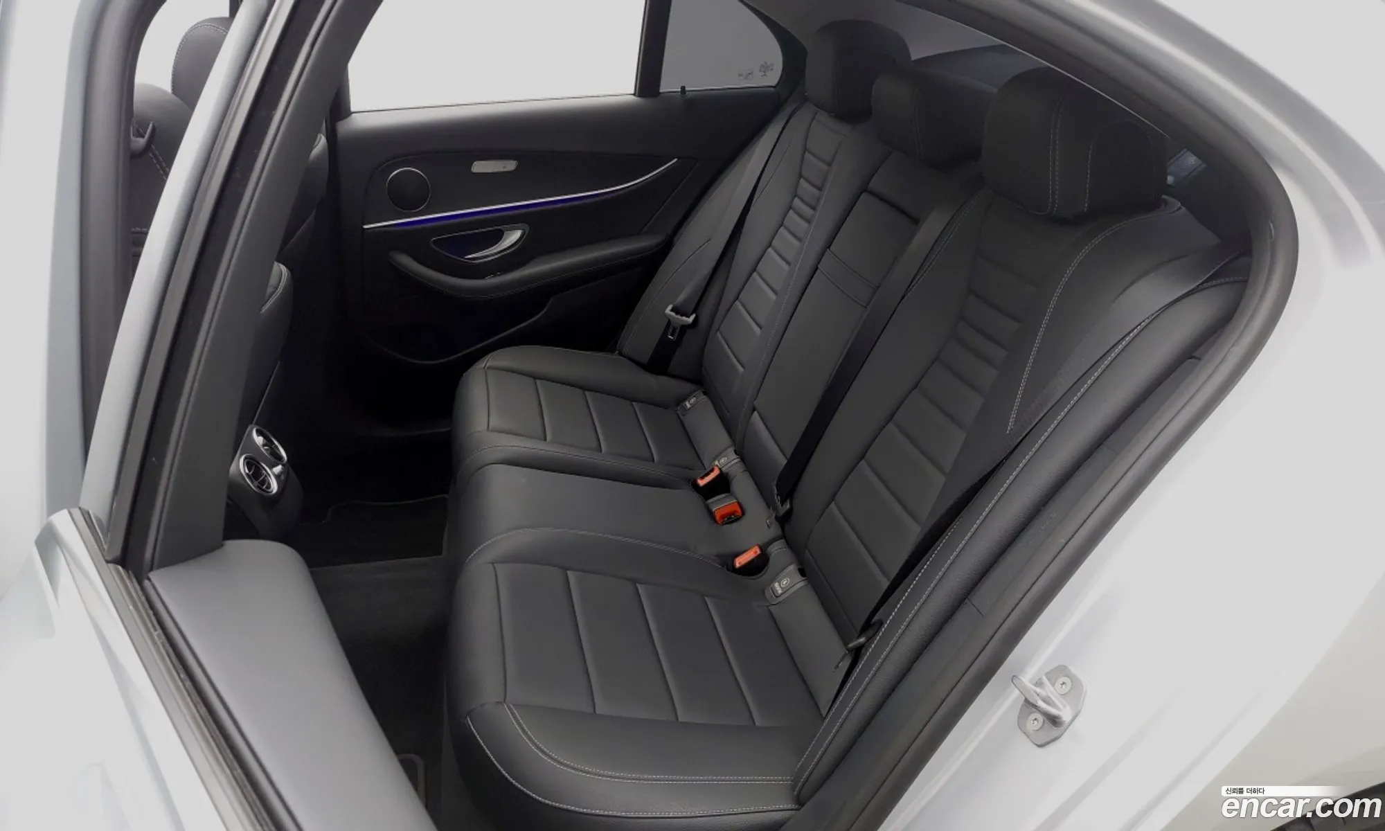 Mercedes-Benz E-Class W213 2016 — 13