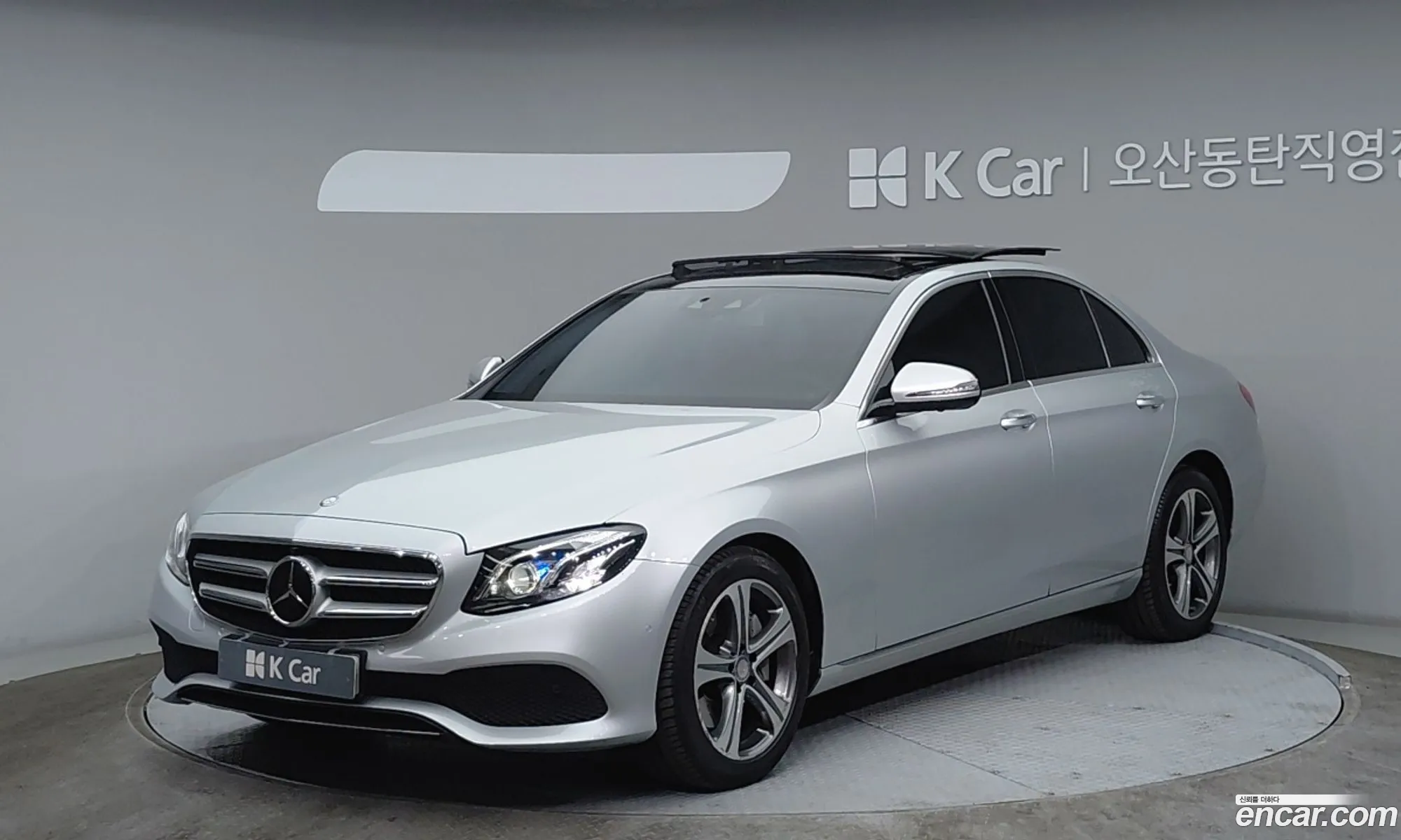 Mercedes-Benz E-Class W213 2016 — 18
